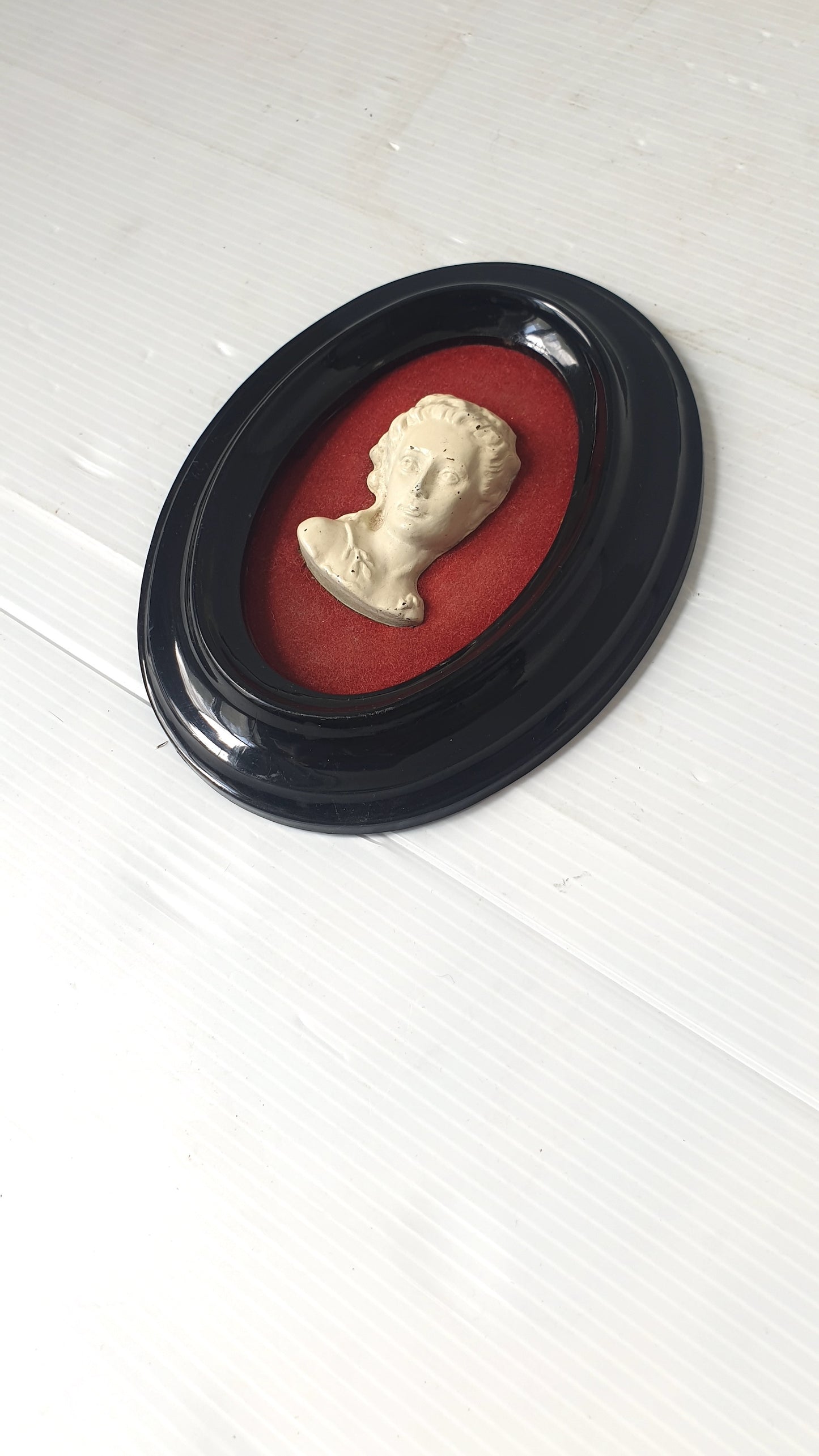Cadre oval noir