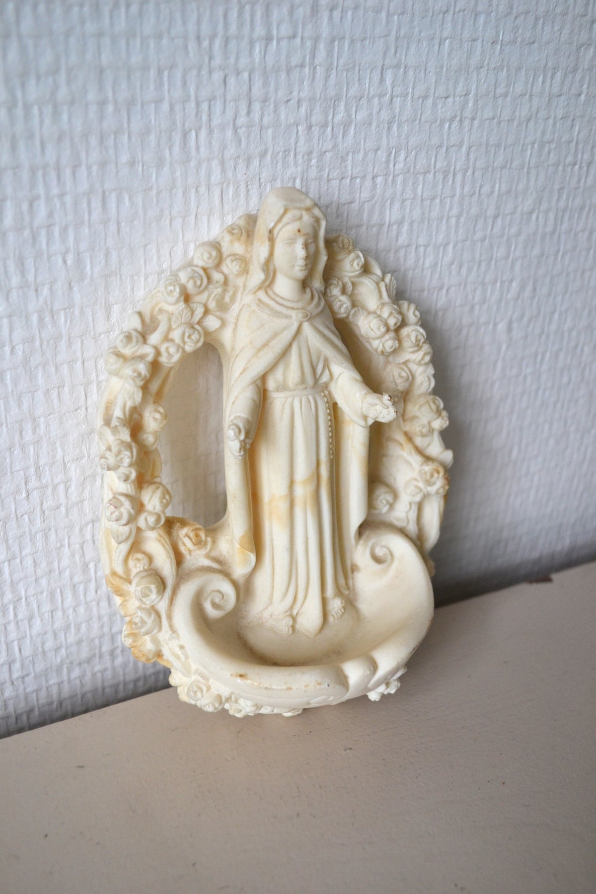 Bénitier en albâtre