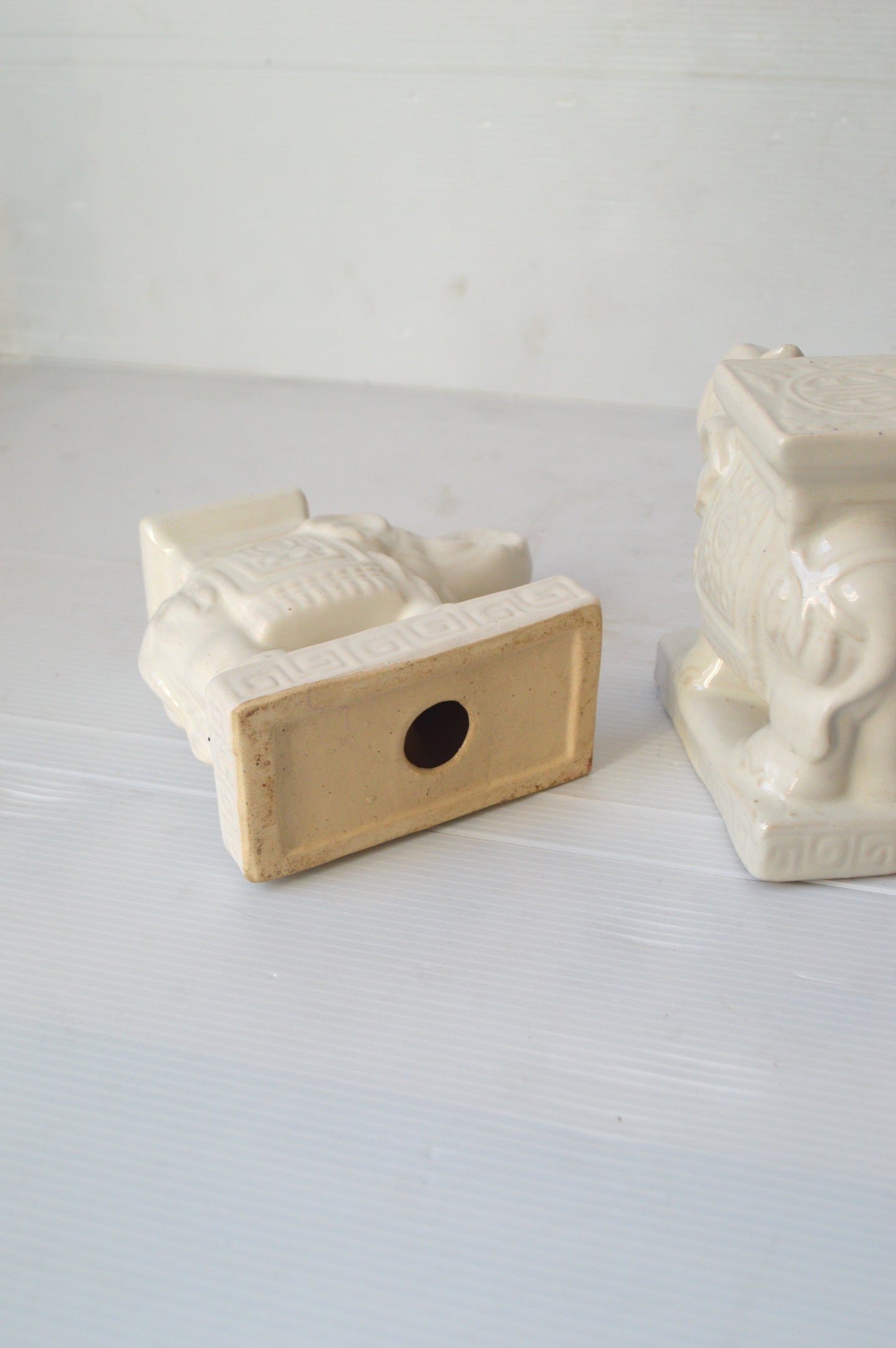 Serre-livres éléphants en céramique