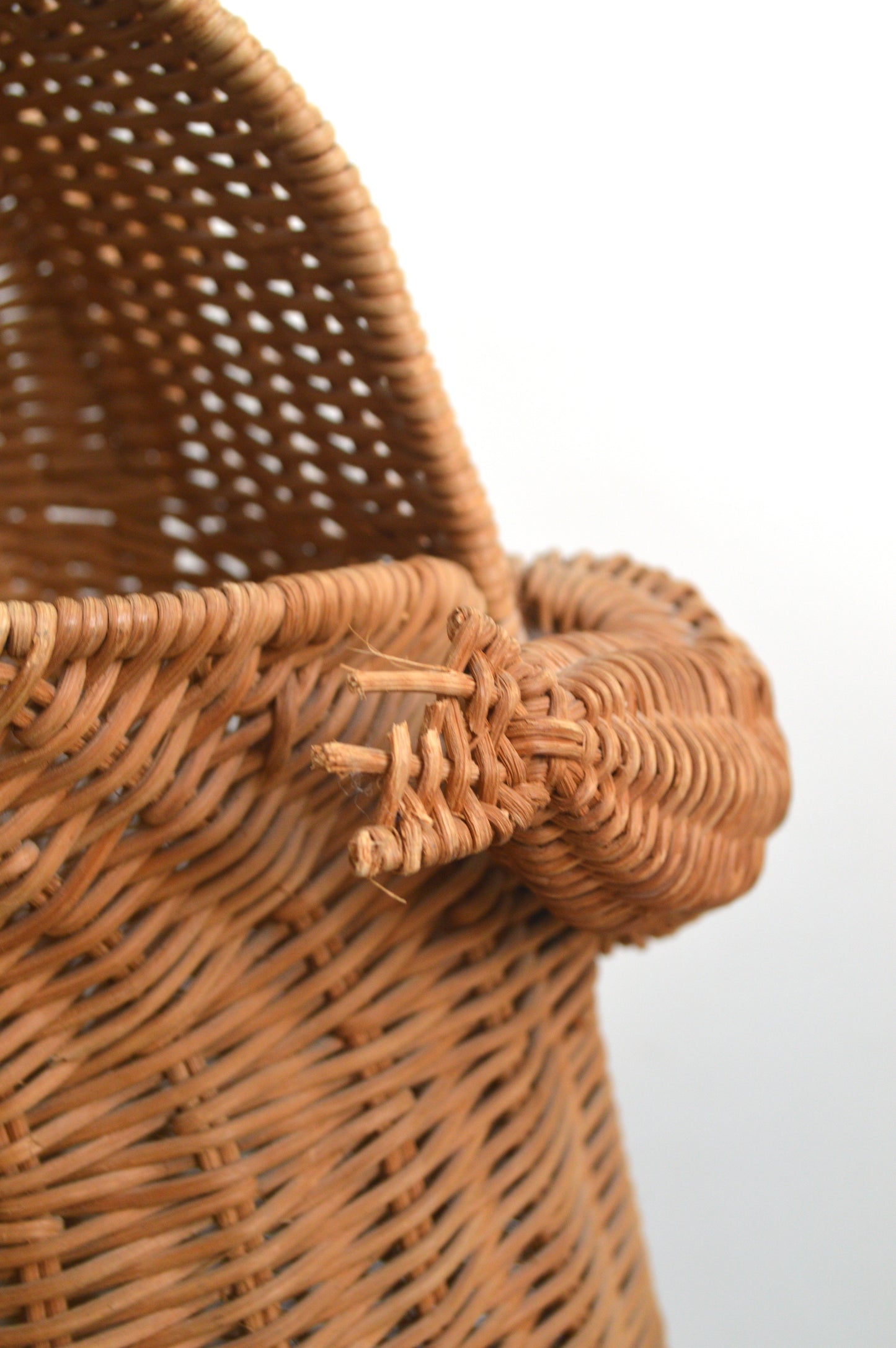 Porte-revues Grenouille en rotin