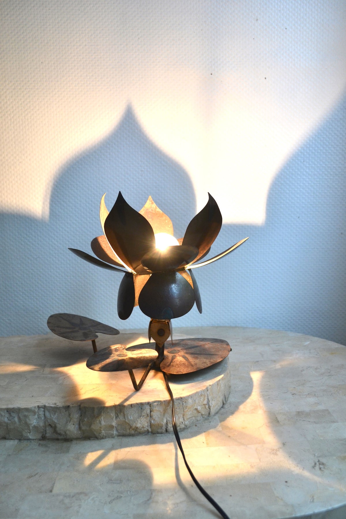 Lampe vintage en métal Nénuphar