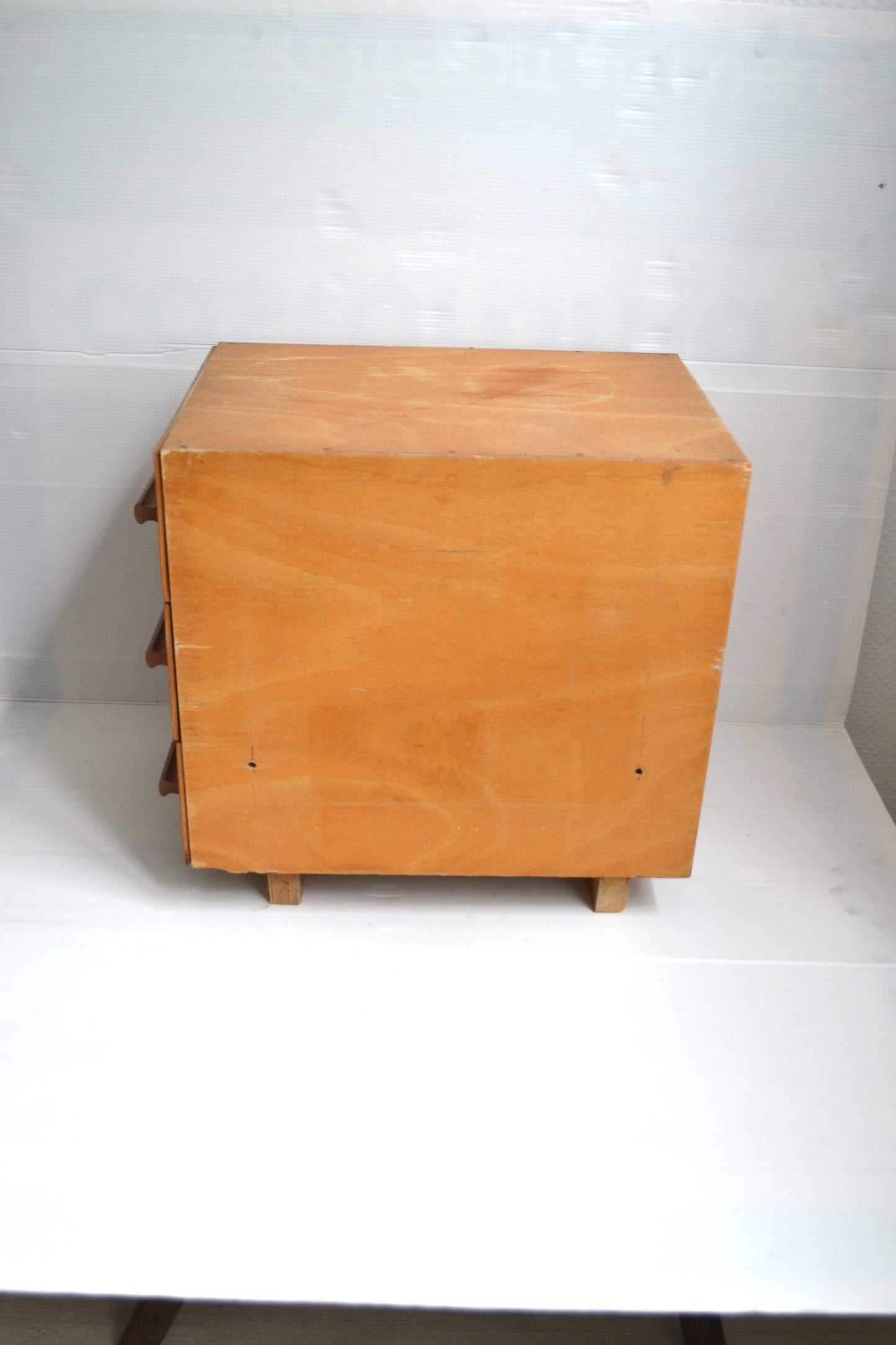 Meuble à tiroirs