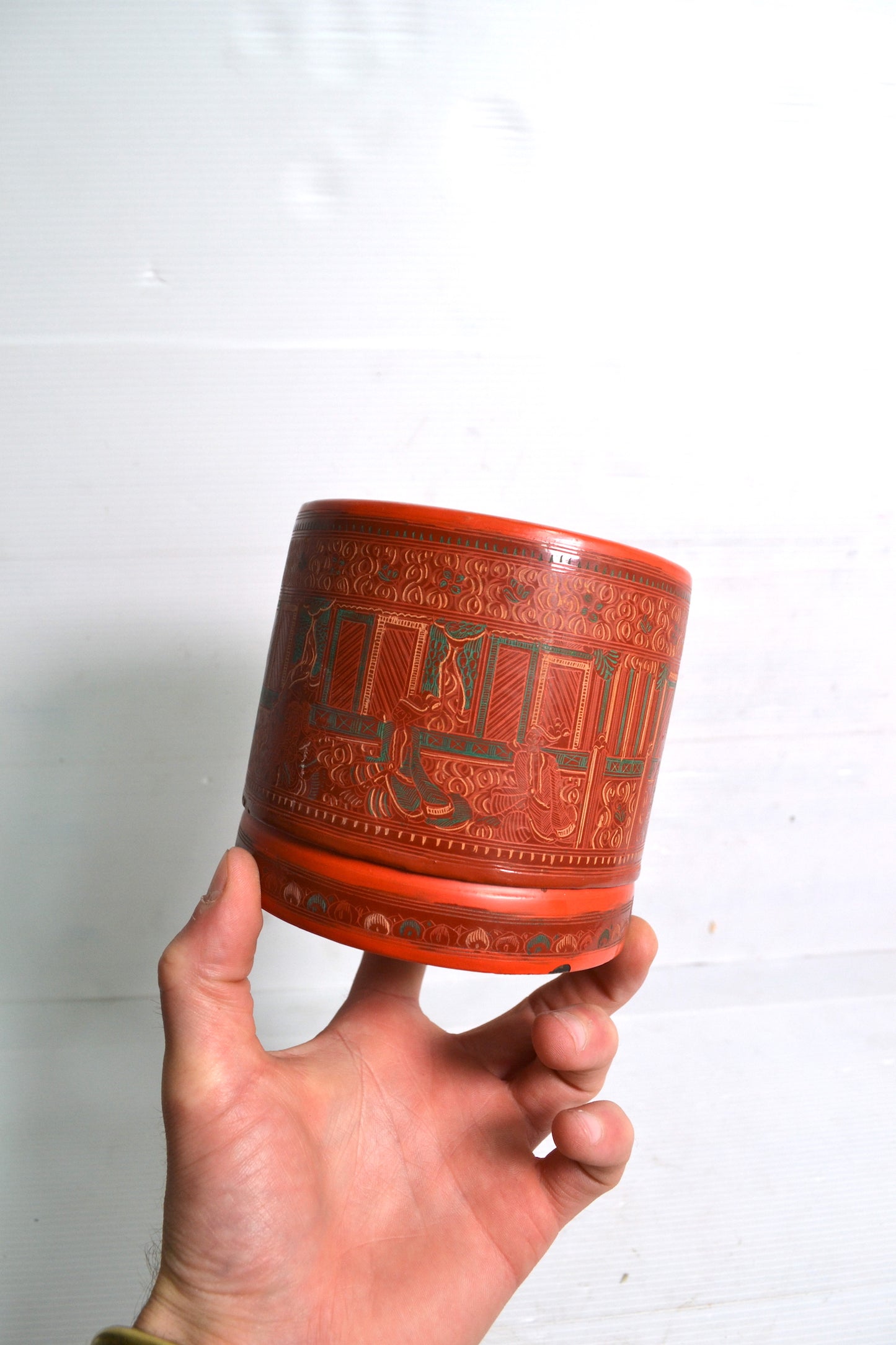 Boîte asiatique en bois laqué