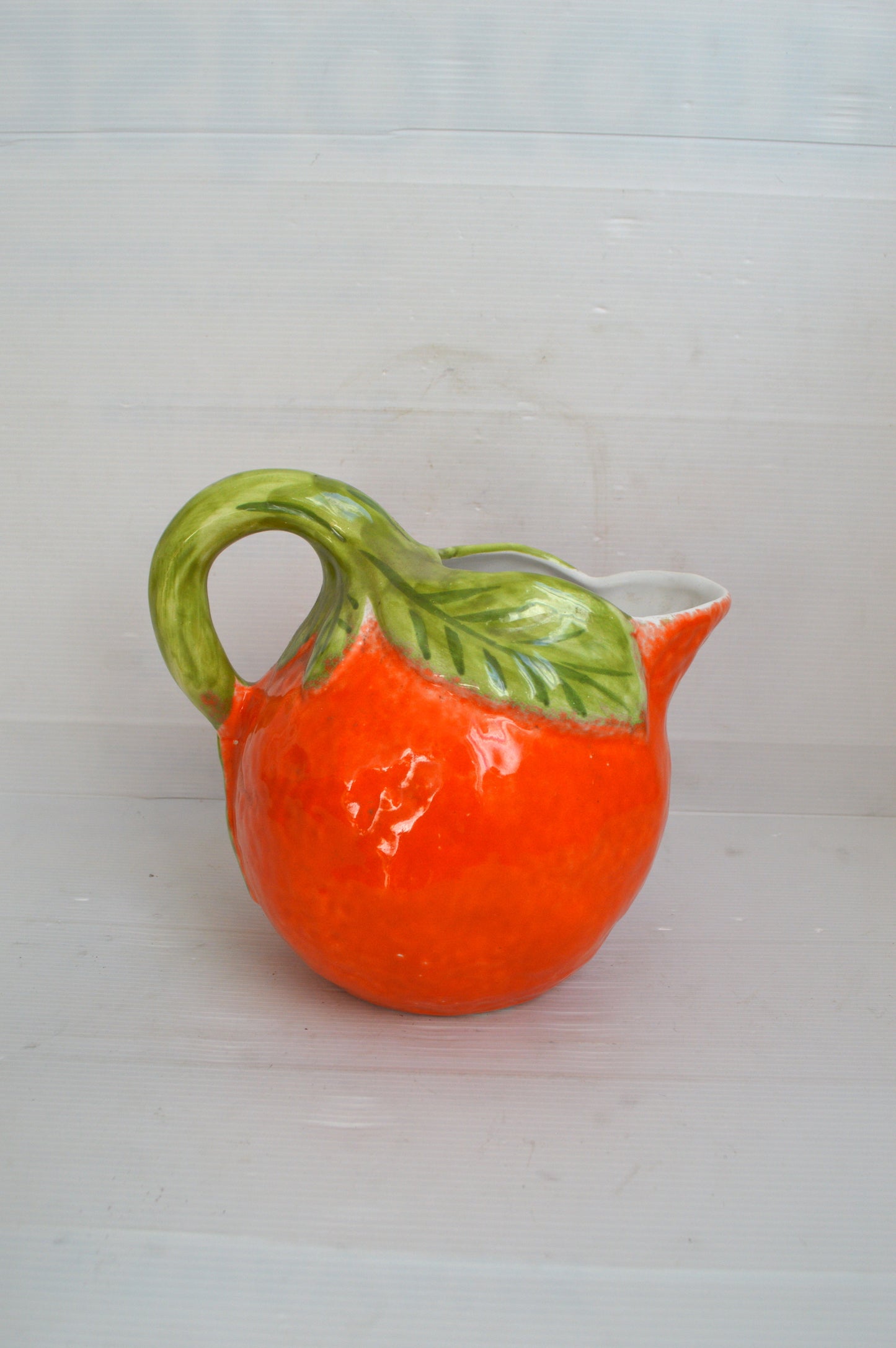 Pichet Orange en barbotine