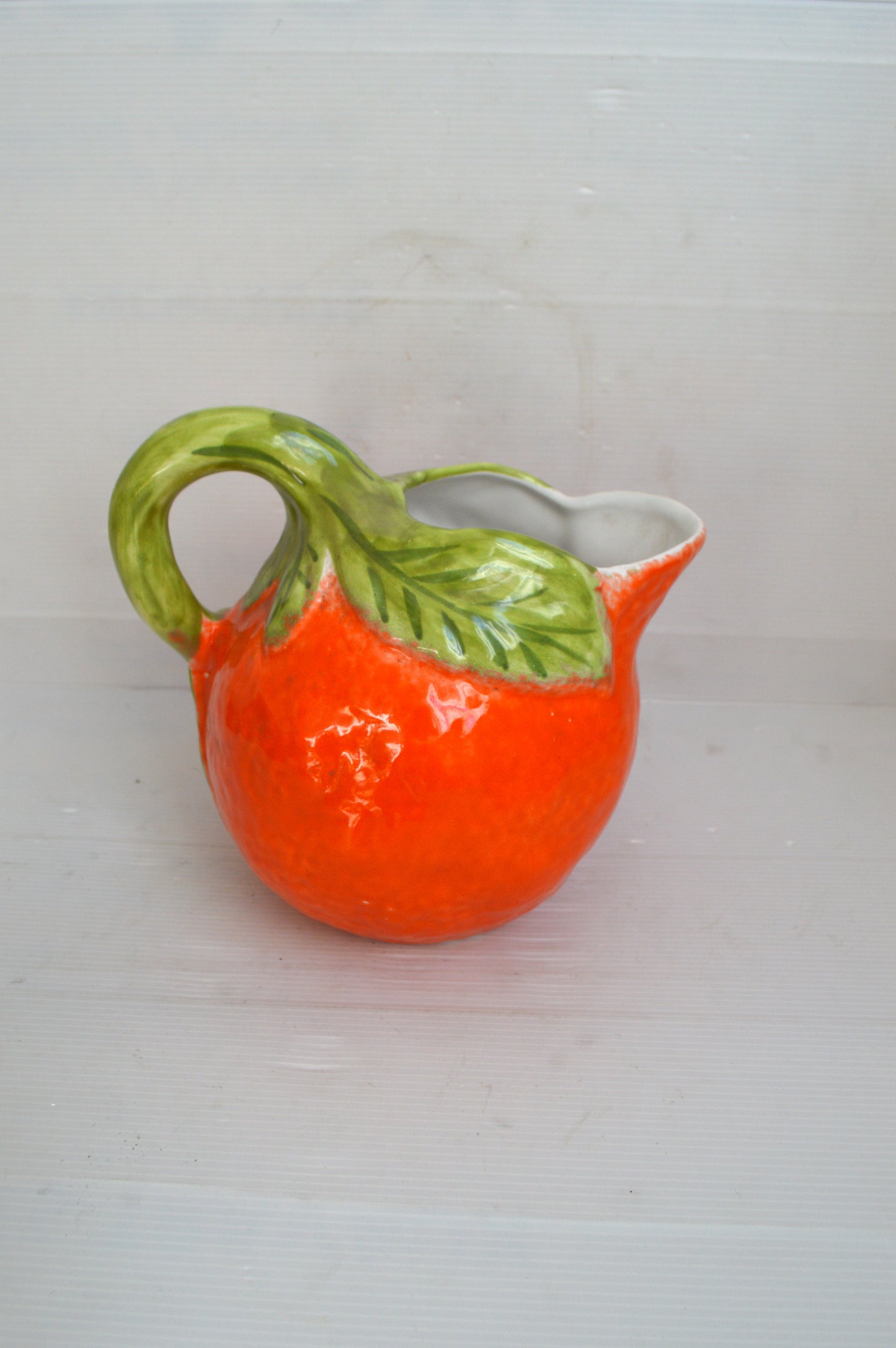 Pichet Orange en barbotine