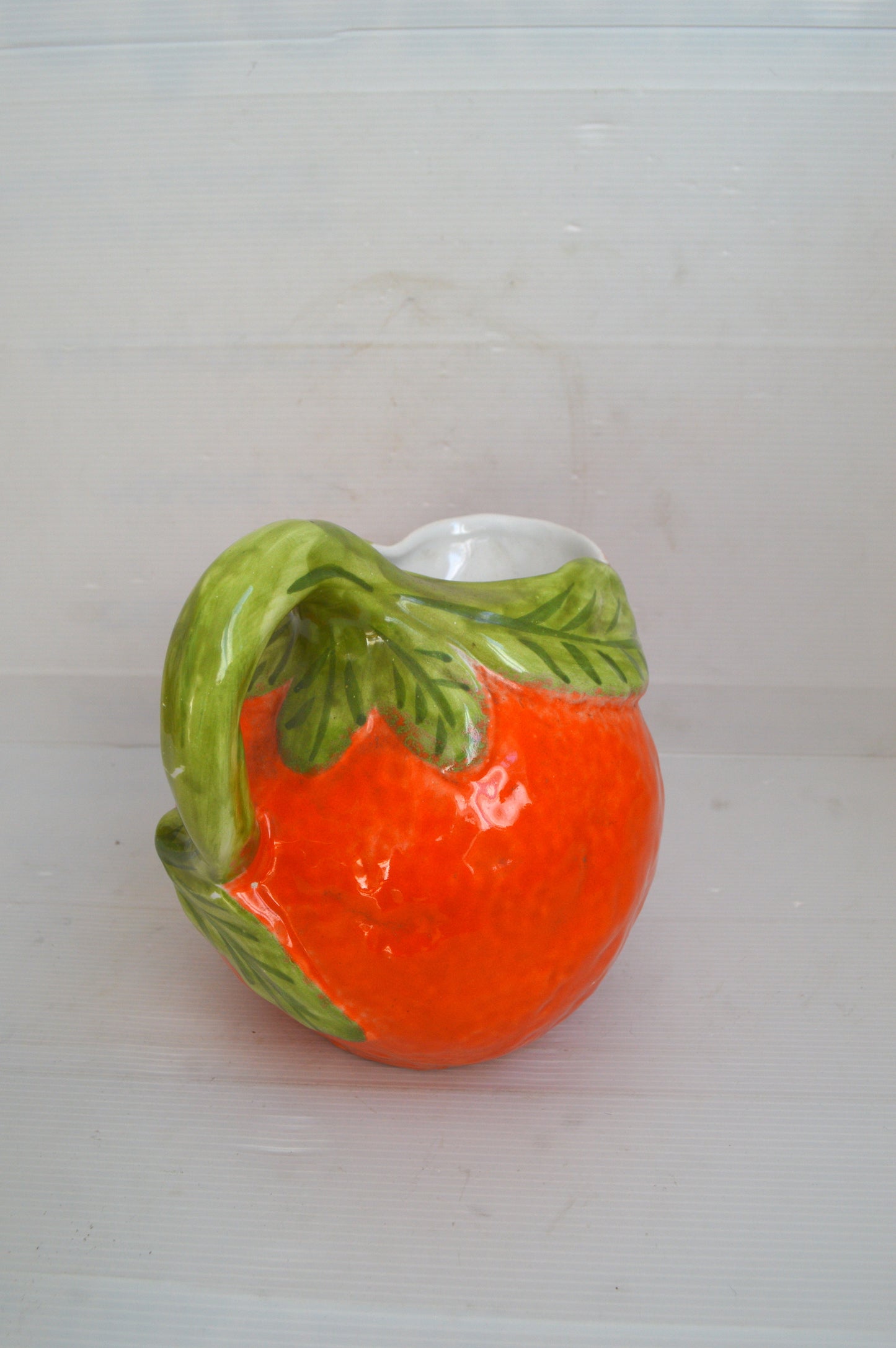 Pichet Orange en barbotine