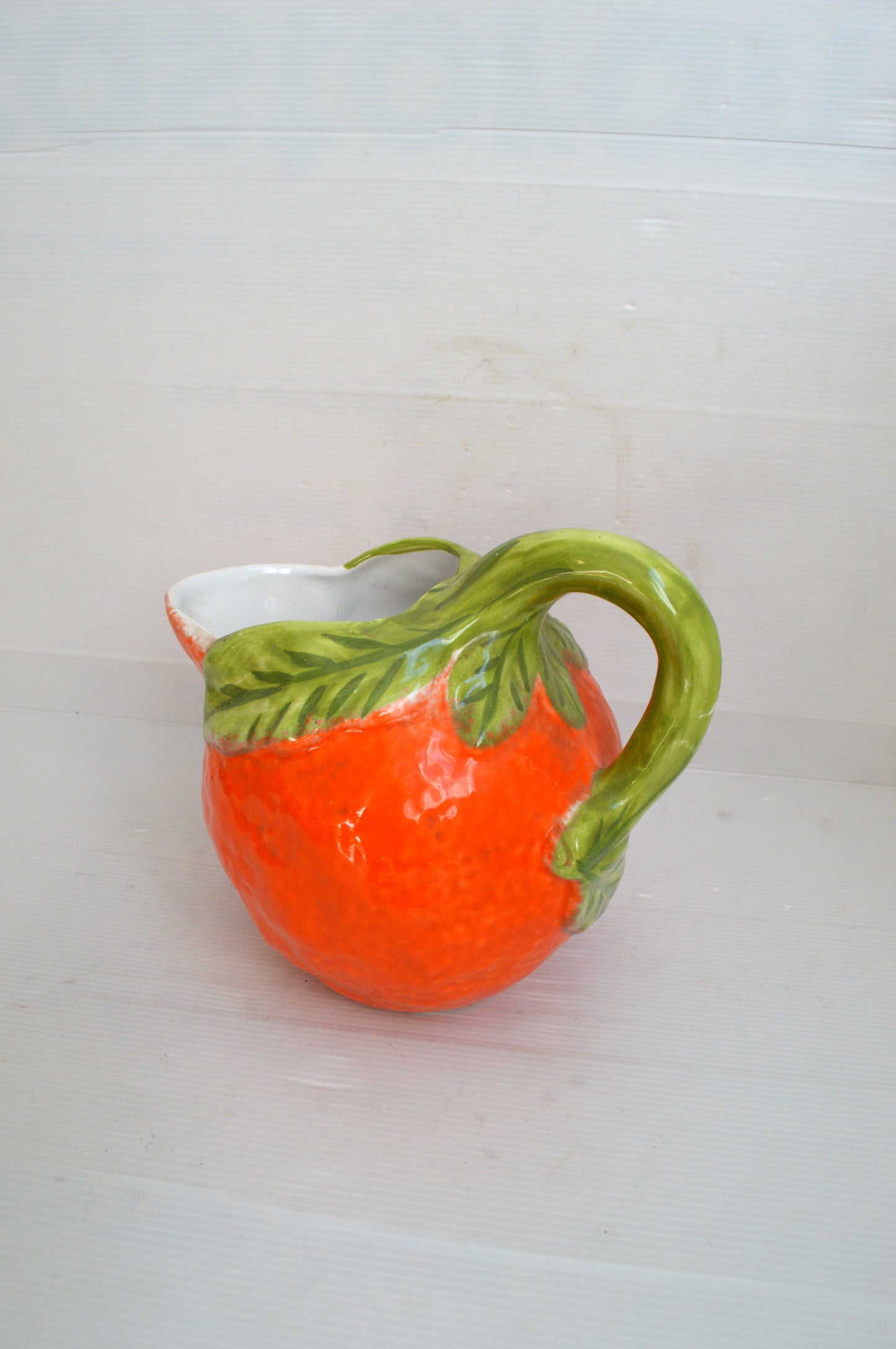 Pichet Orange en barbotine