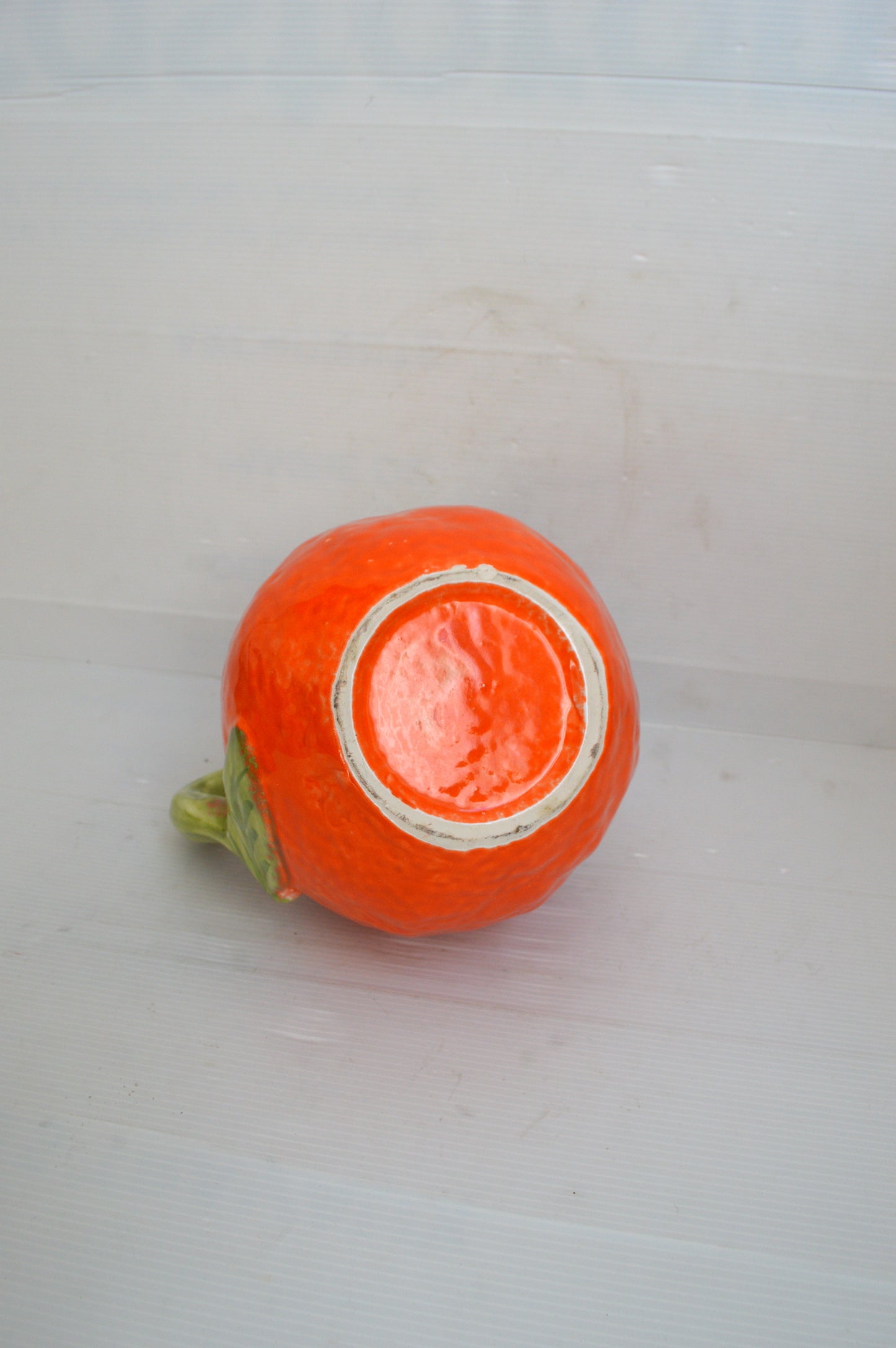 Pichet Orange en barbotine