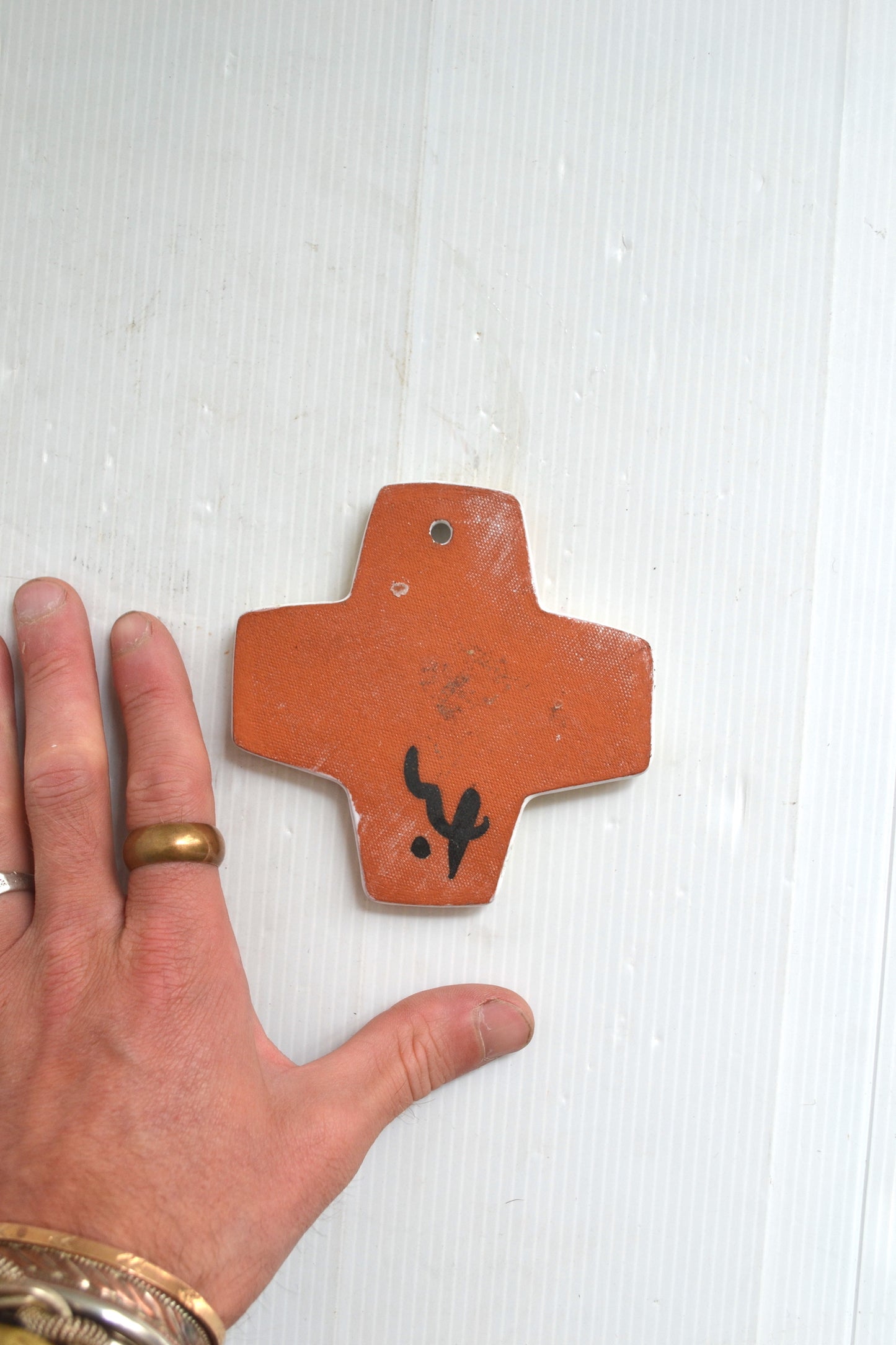 Croix en céramique
