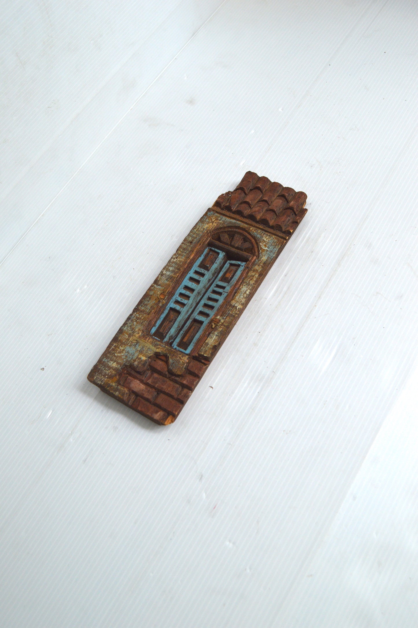 Façade décorative en bois
