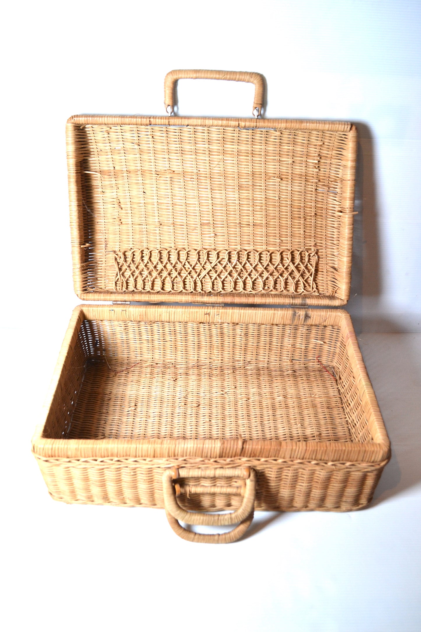 Valise en rotin