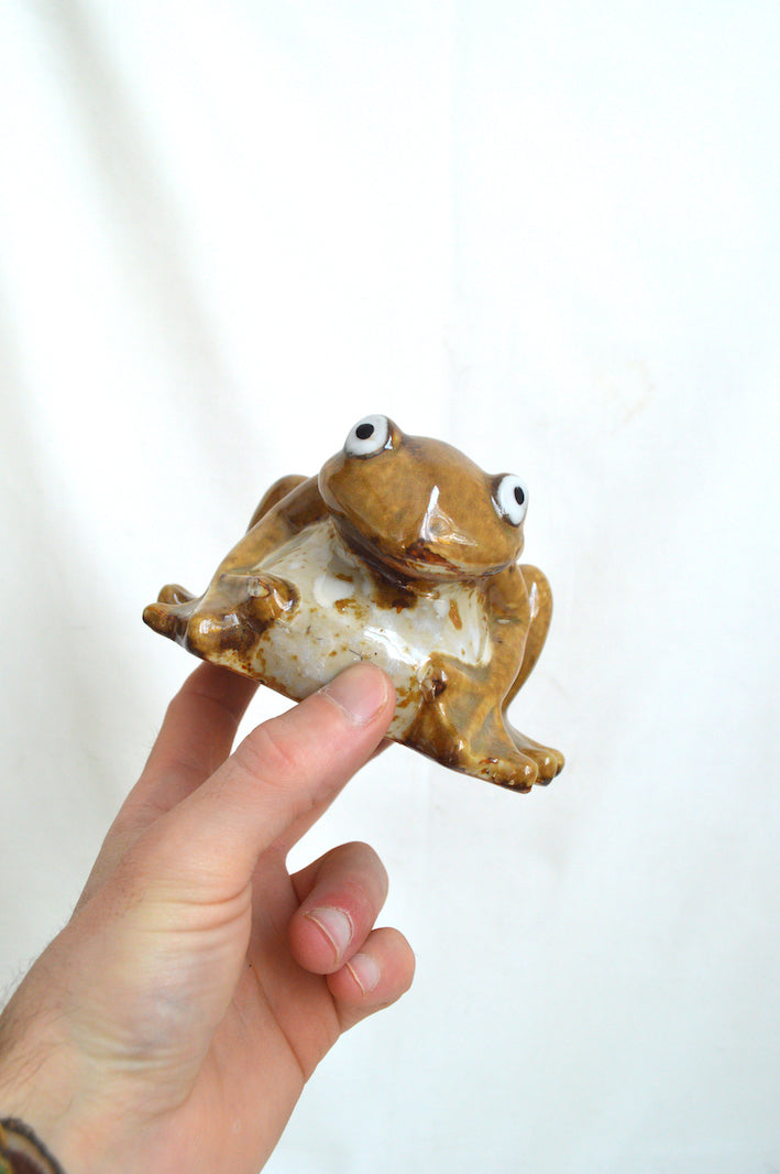 Grenouille décorative en grès