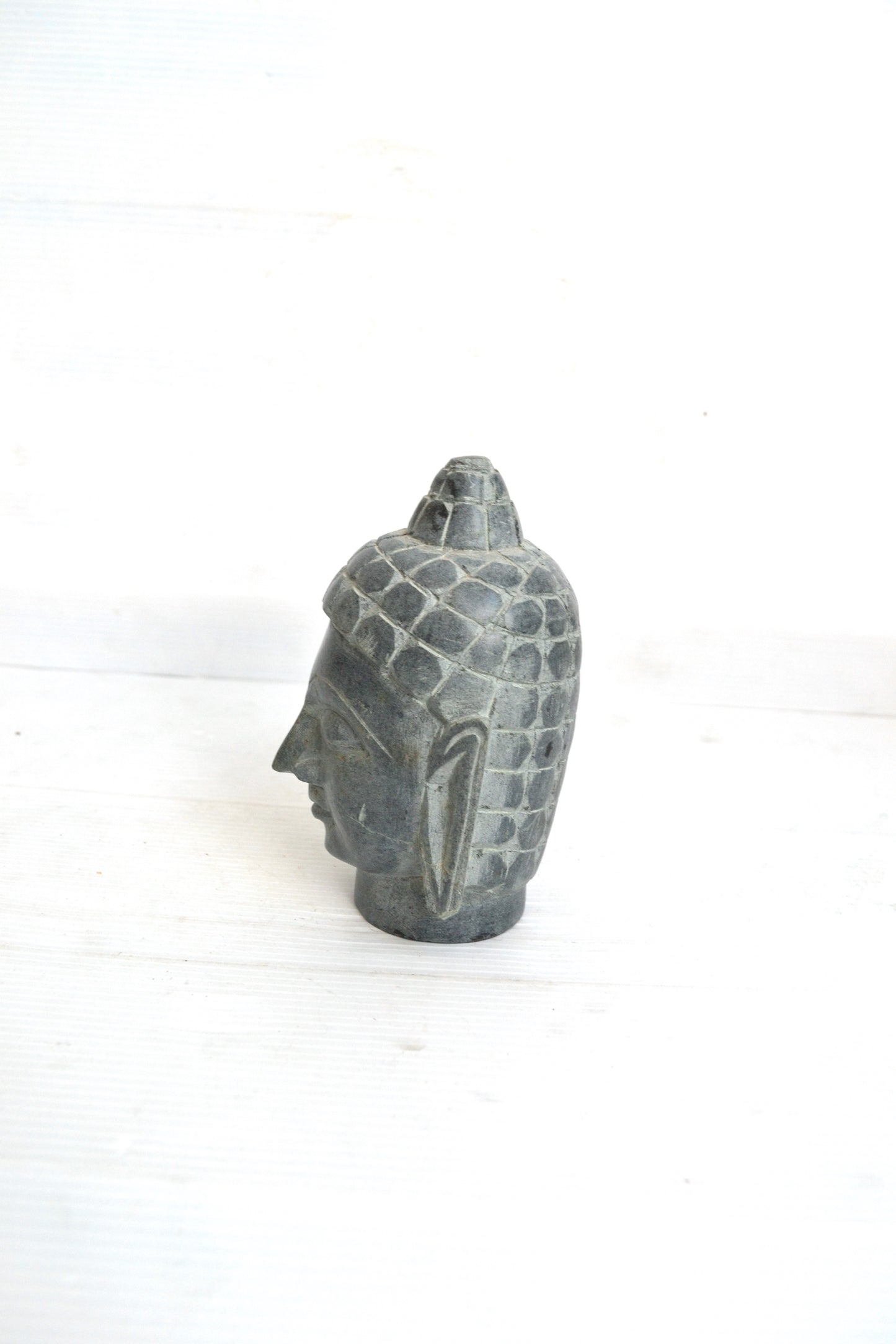 Tête de Bouddha en pierre