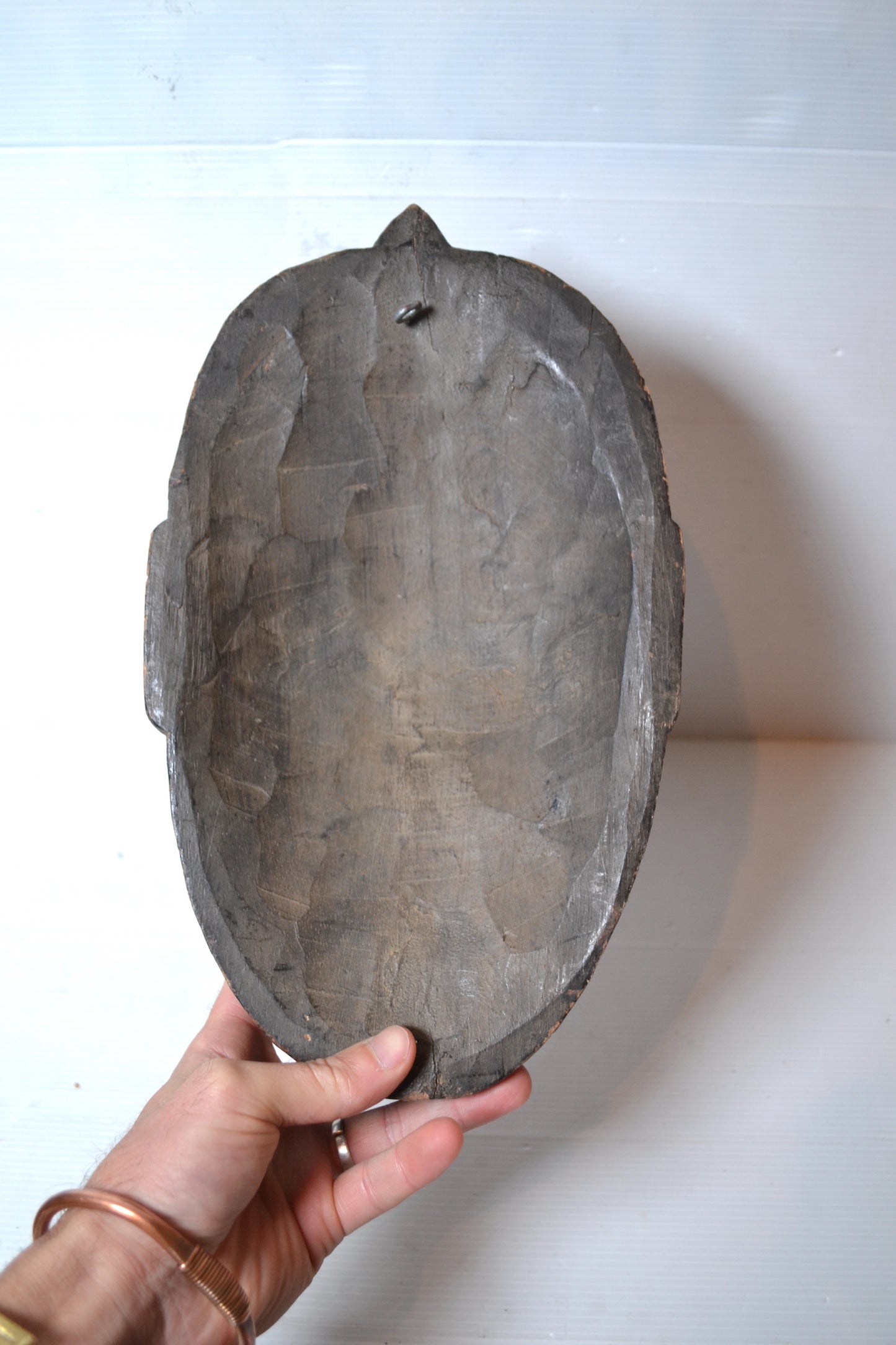 Masque africain en bois sculpté