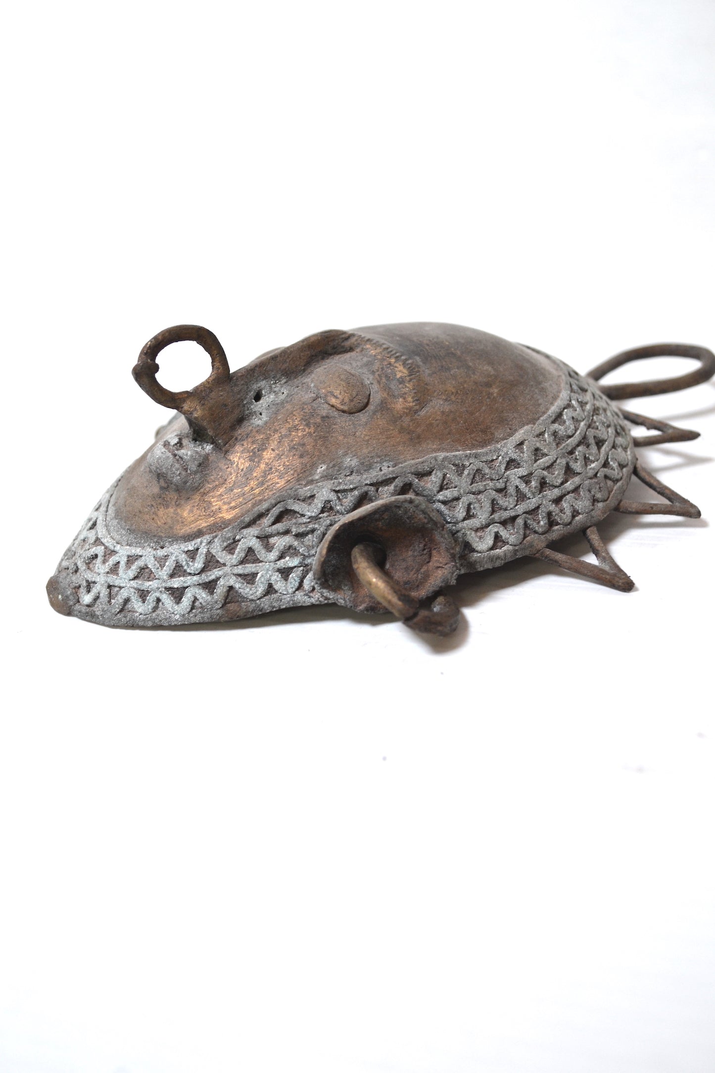 Masque en bronze