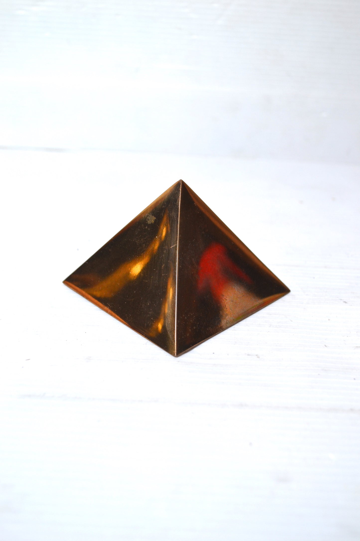 Pyramide en laiton