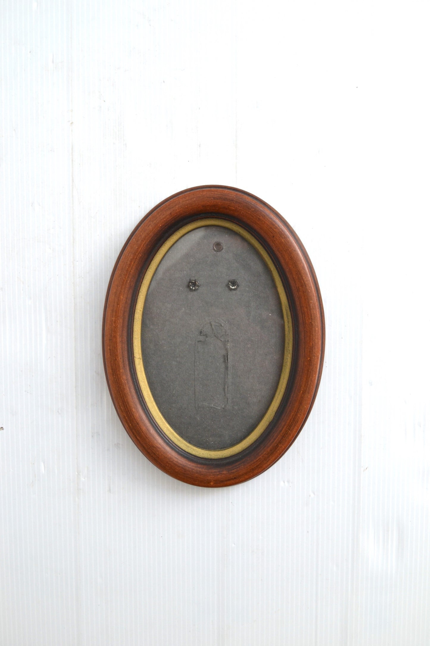 Cadre oval en bois vide