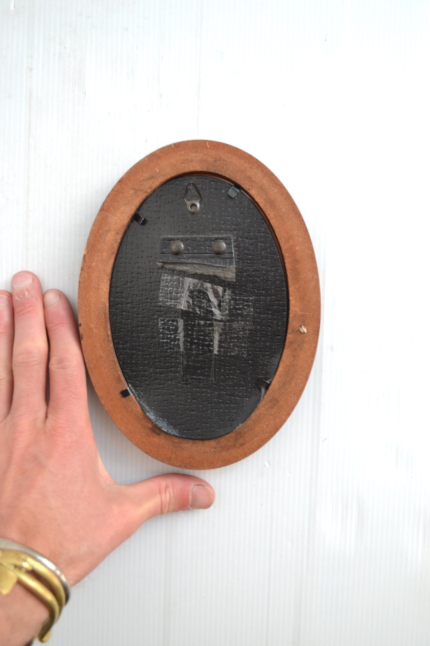 Cadre oval en bois vide
