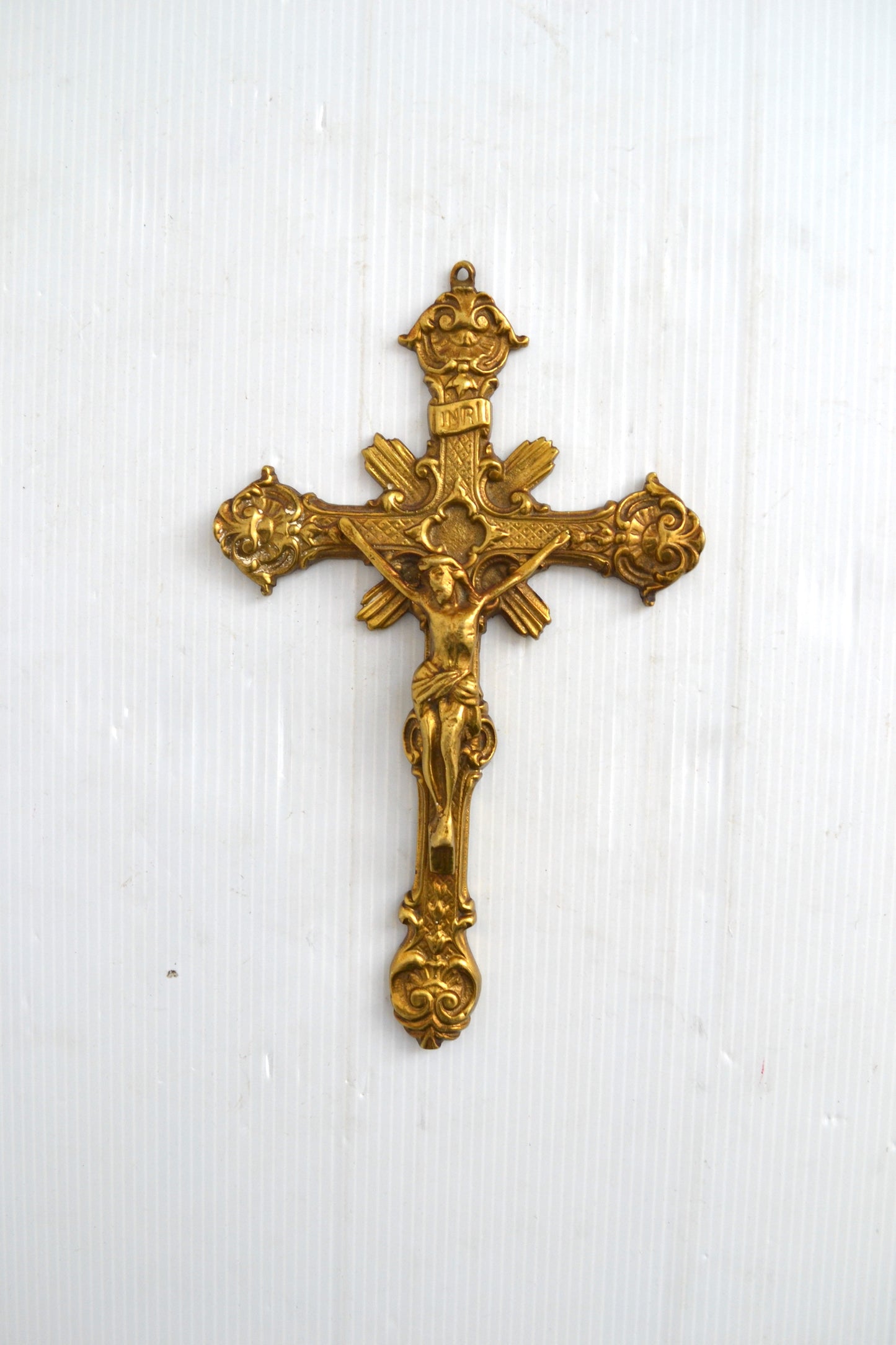 Crucifix en laiton