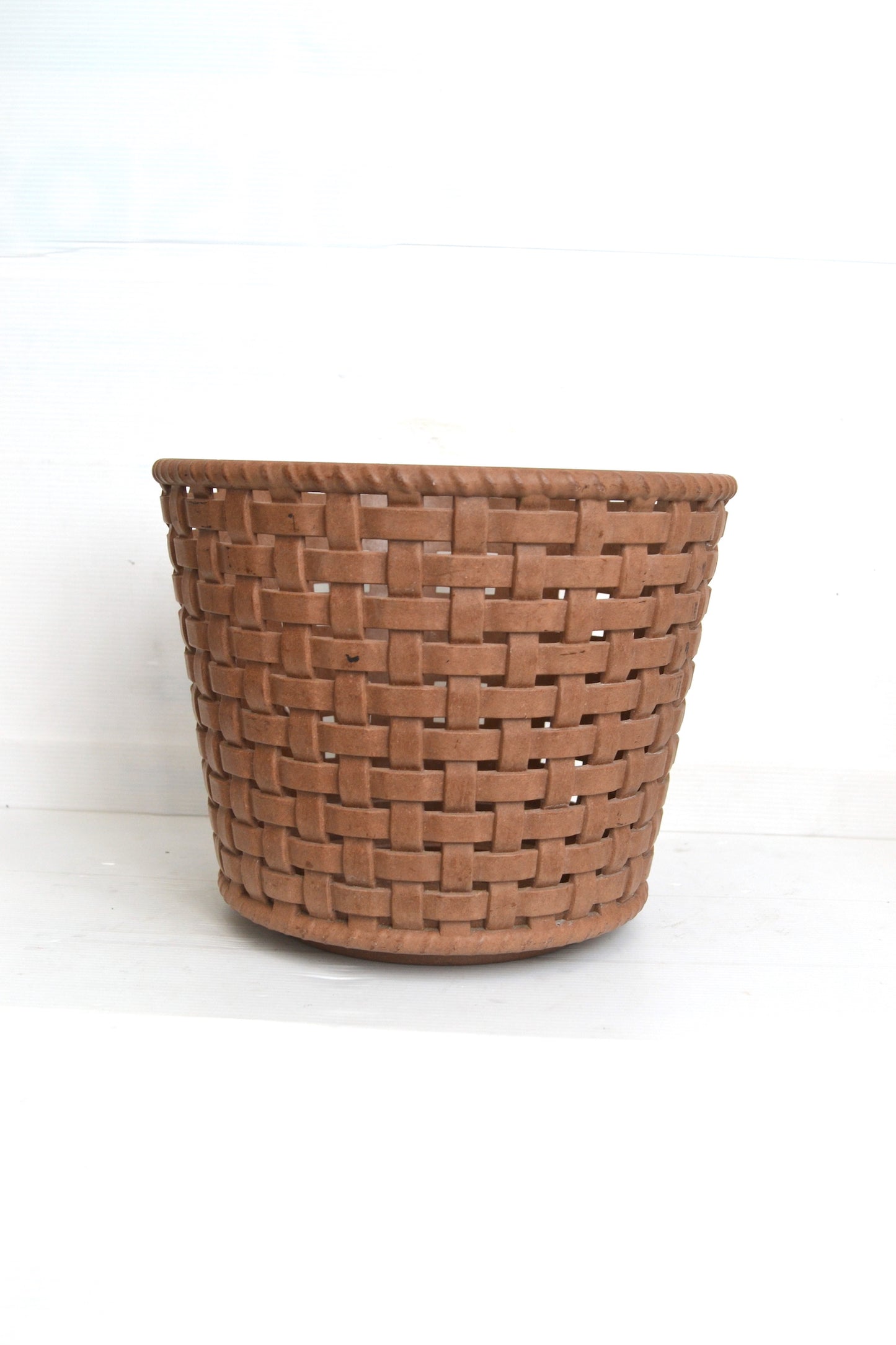 Cache-pot tressé vintage West Germany