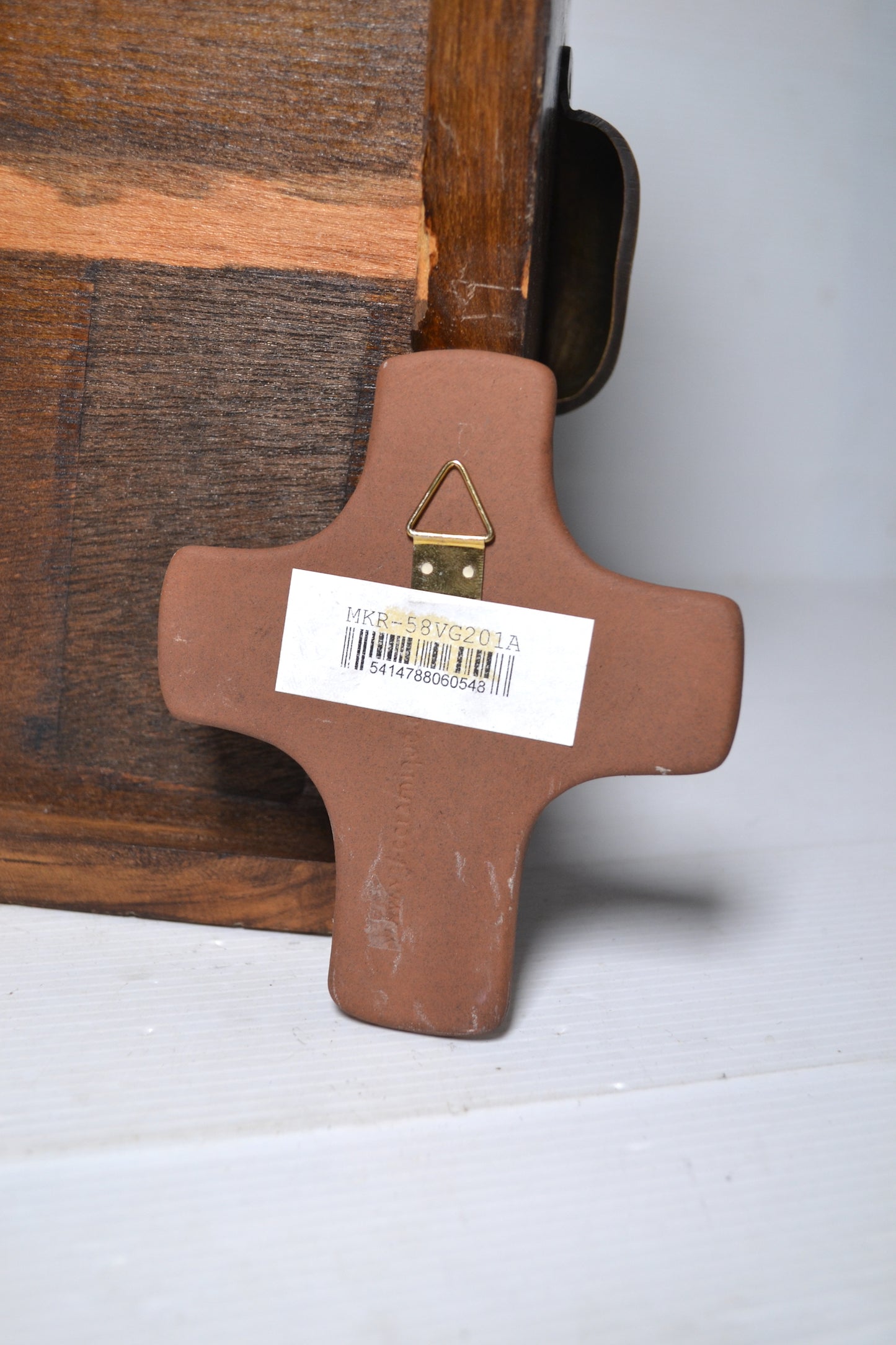 Petit crucifix en céramique