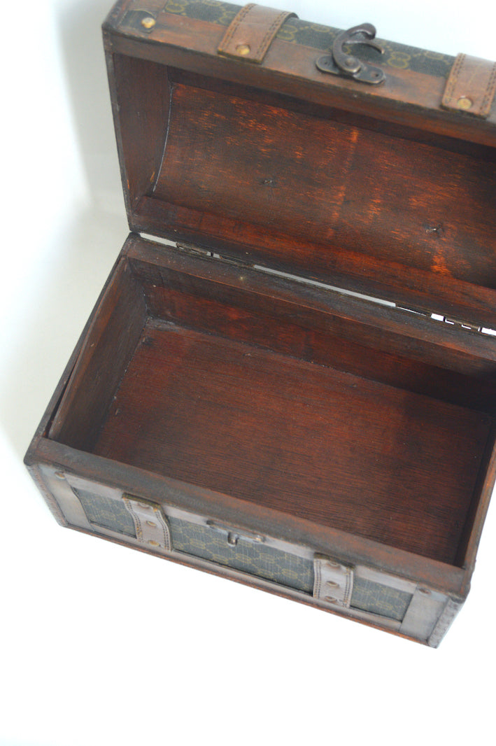 ancien coffre en bois
