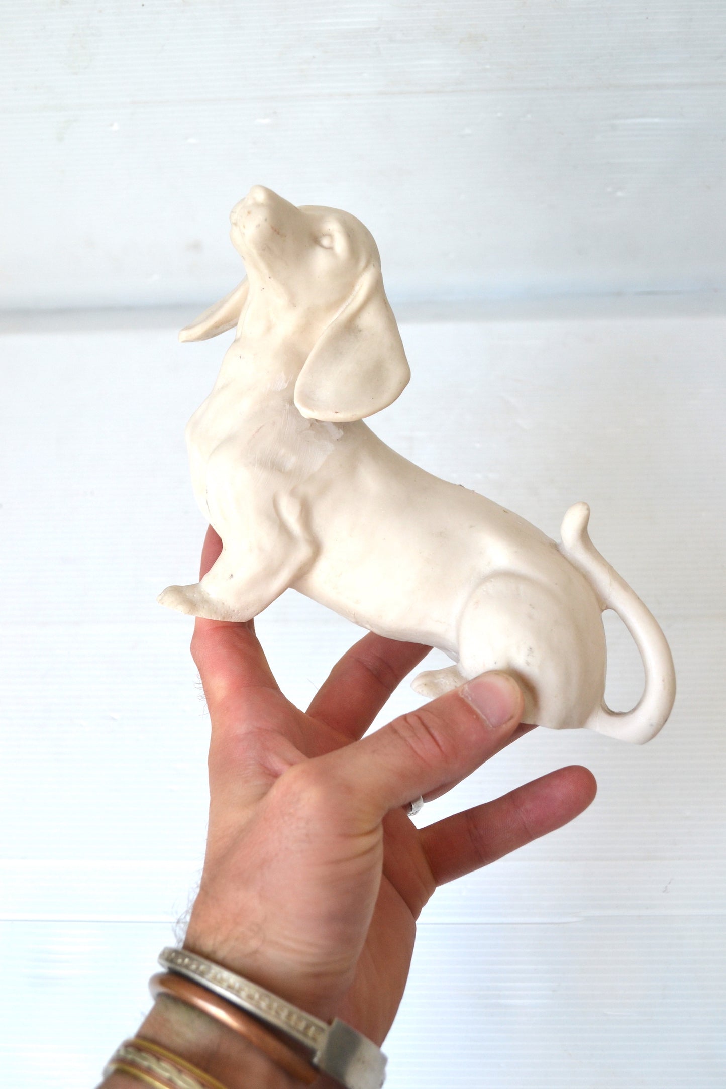 Chien en Albâtre