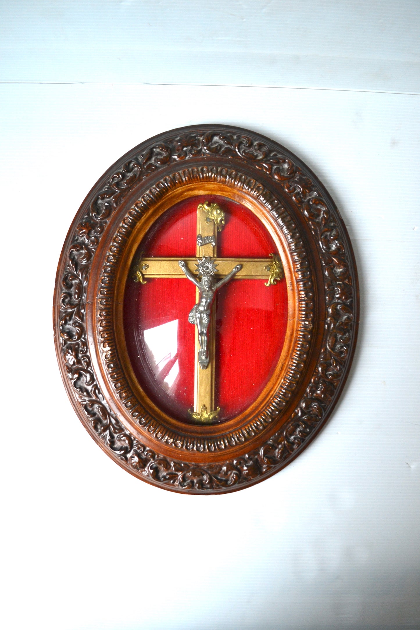 Cadre bombé religieux
