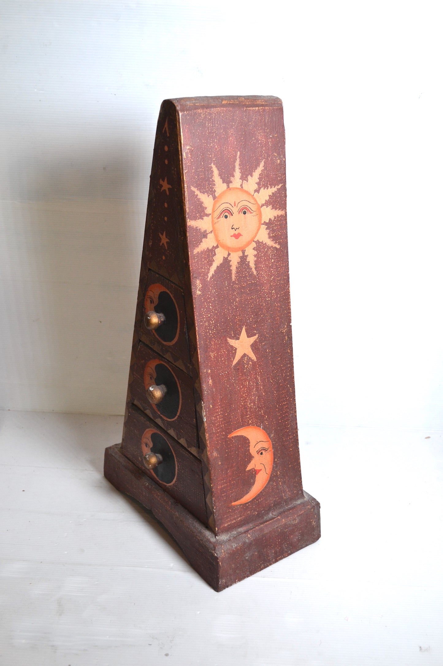 Meuble Pyramide