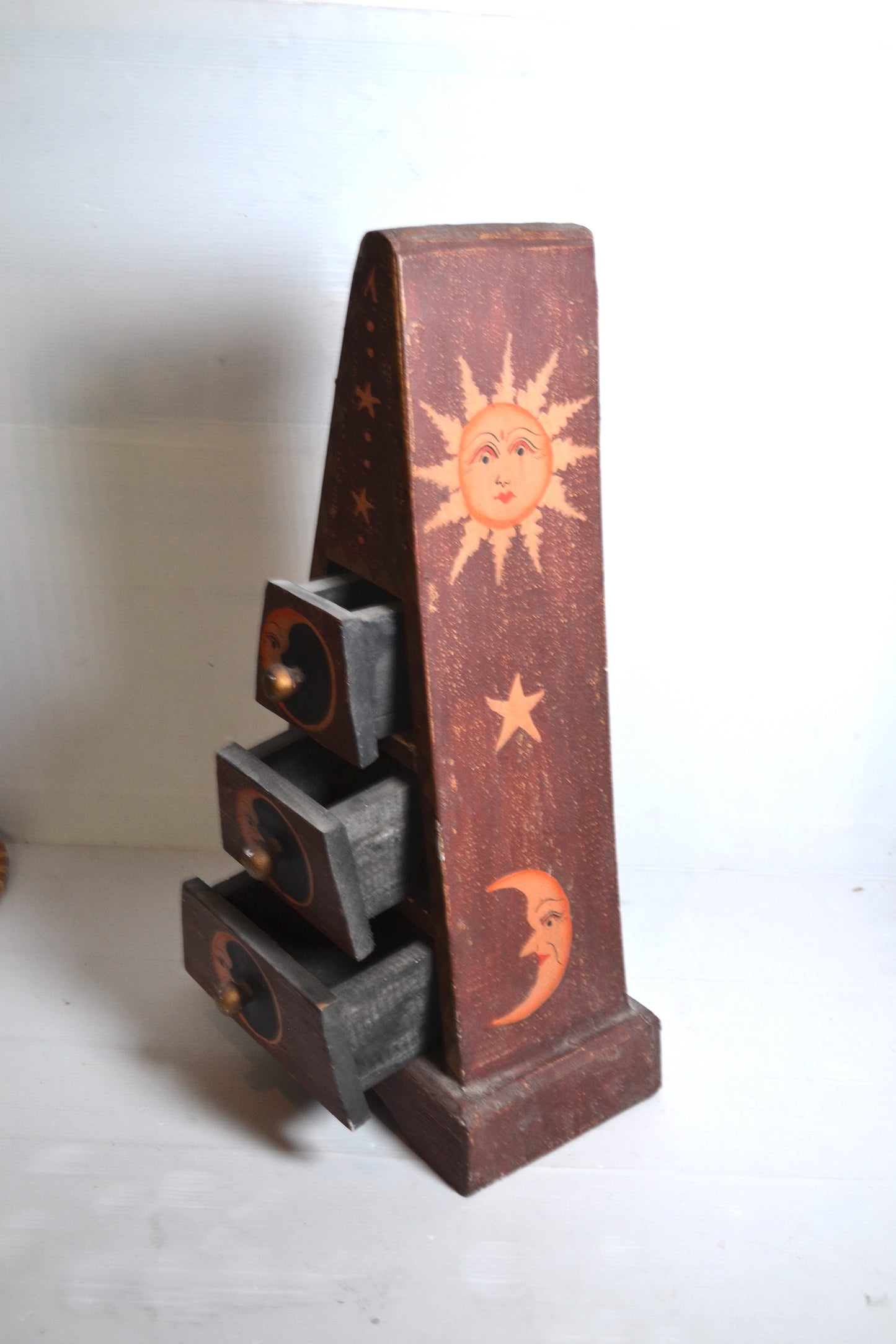 Meuble Pyramide