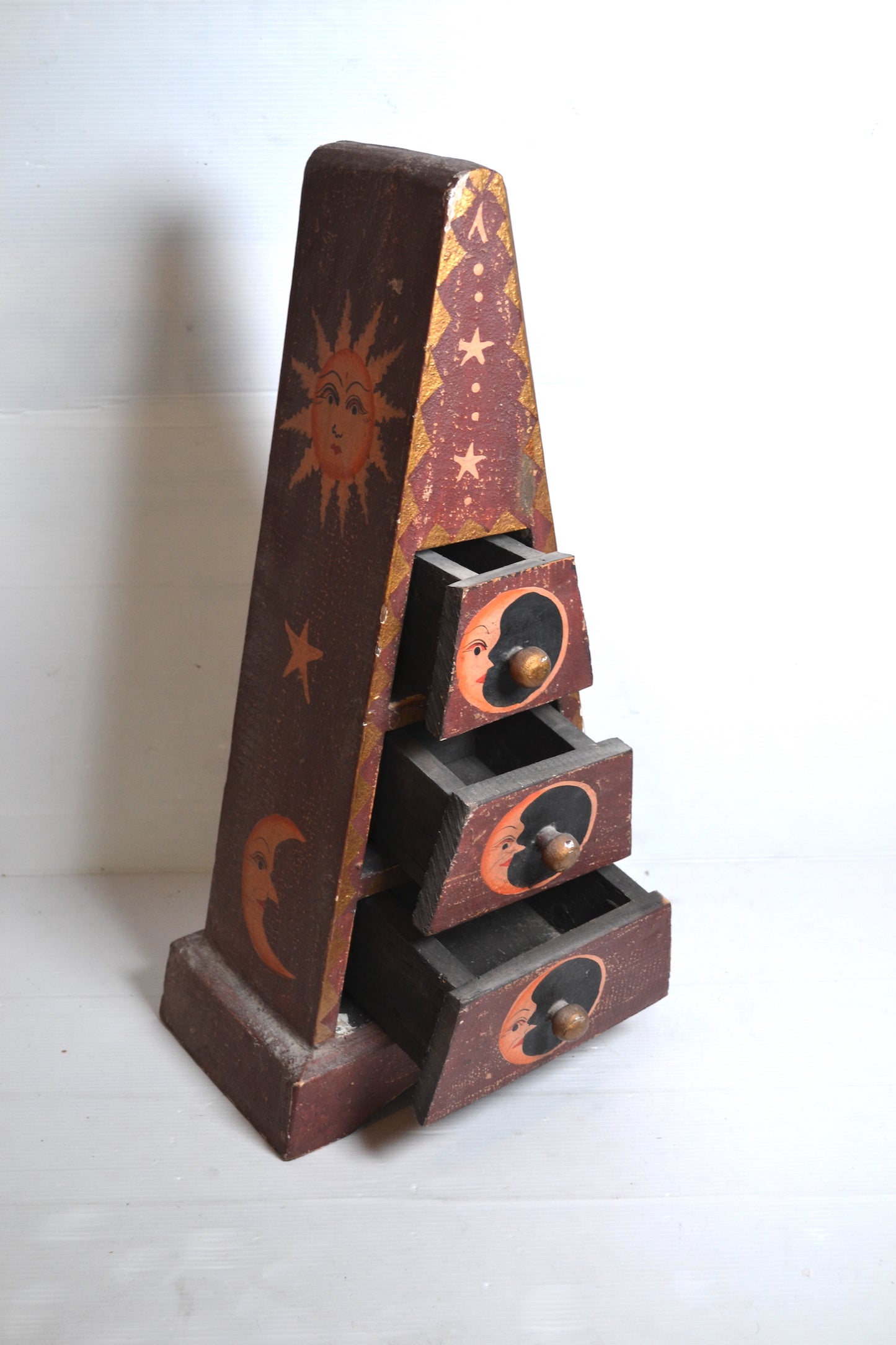 Meuble Pyramide