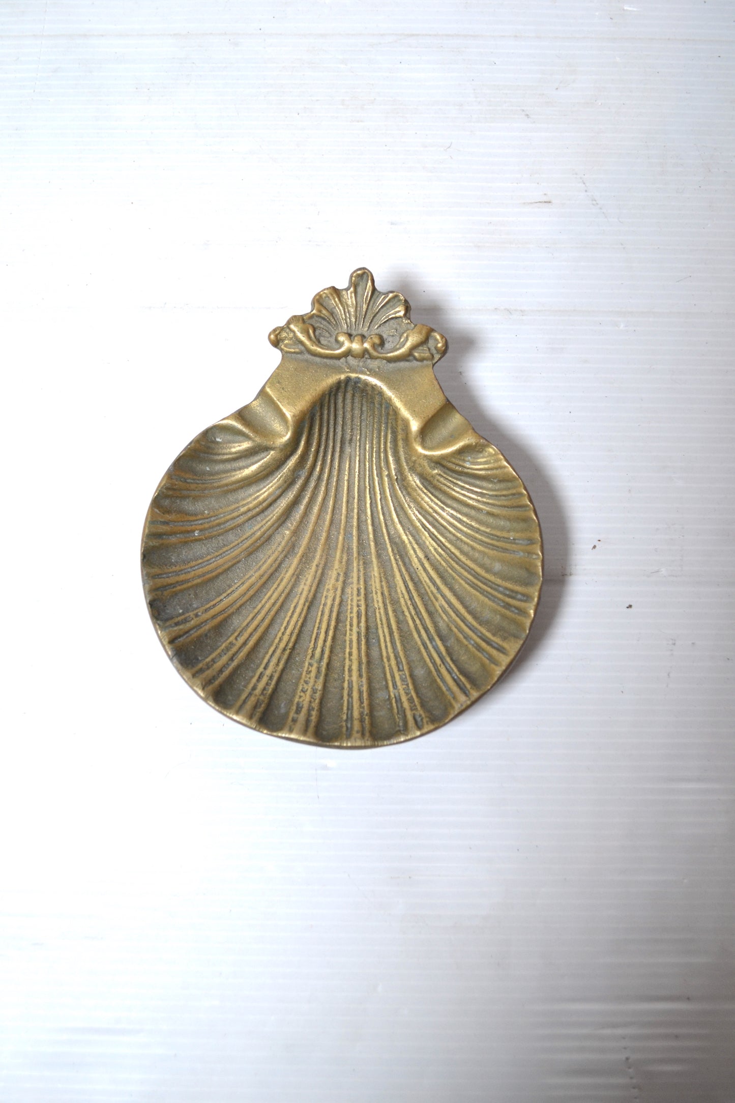 Cendrier coquille Saint-Jacques en laiton