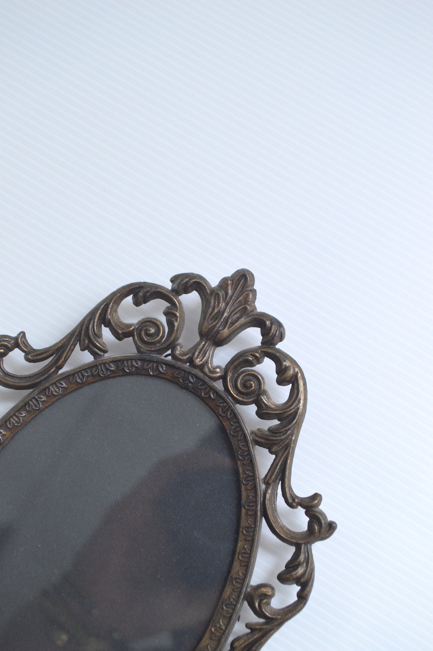 ancien-cadre-en-bronze