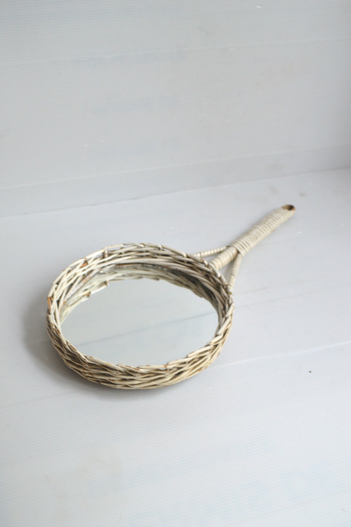 ancien-miroir-en-rotin
