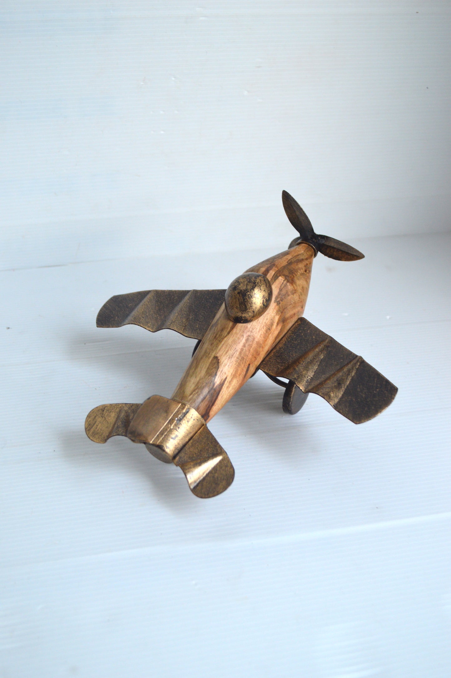 Avion en bois