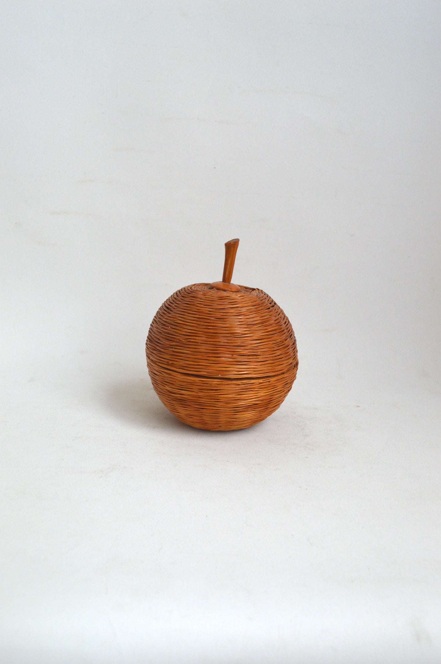 boite-pomme-en-rotin