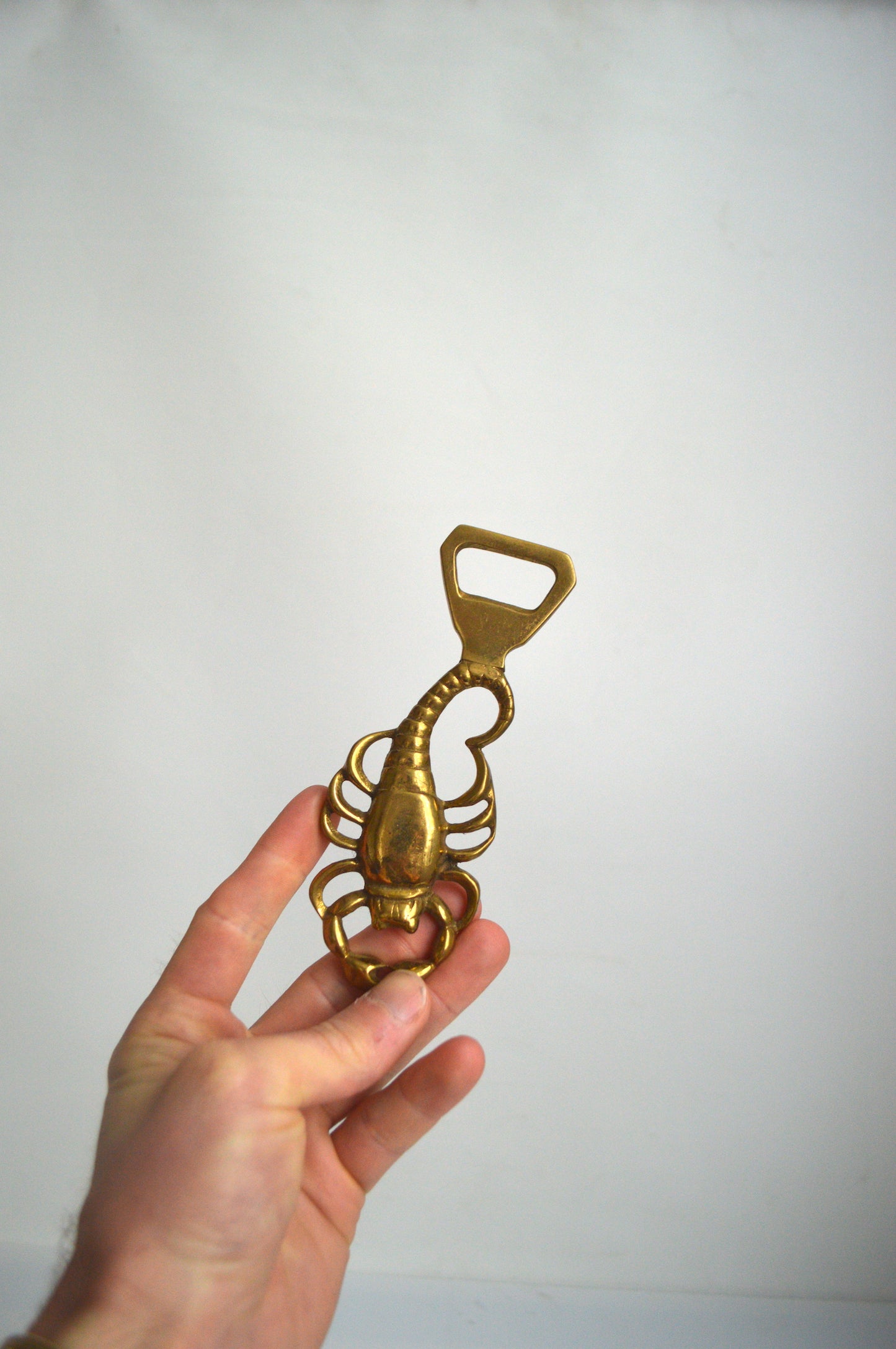 sacapsuleur-scorpion-en-laiton