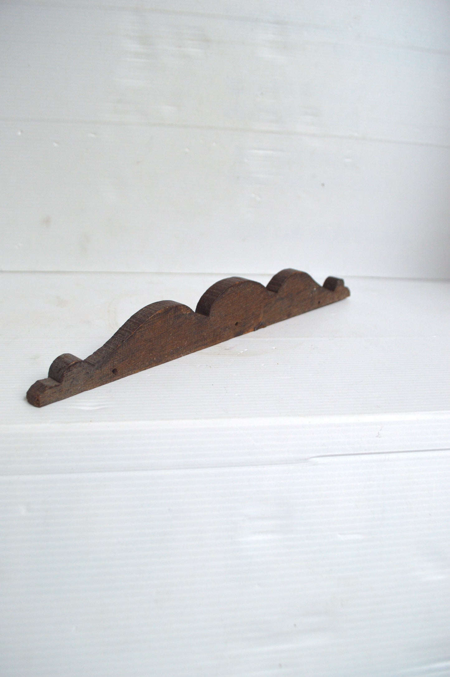 fronton-en-bois-sculpté