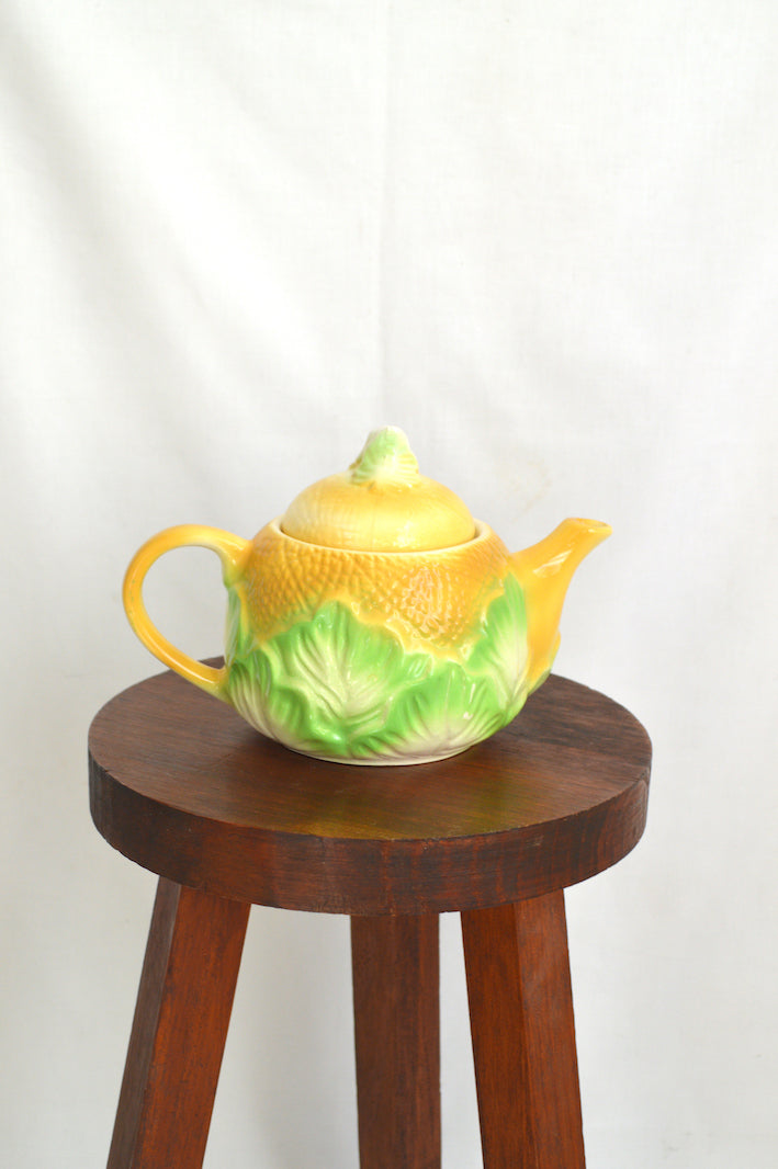 théière vintage colorée