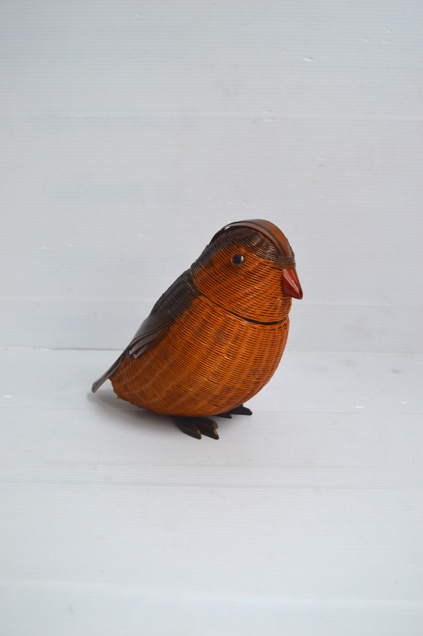 oiseau-décoratif-en-osier