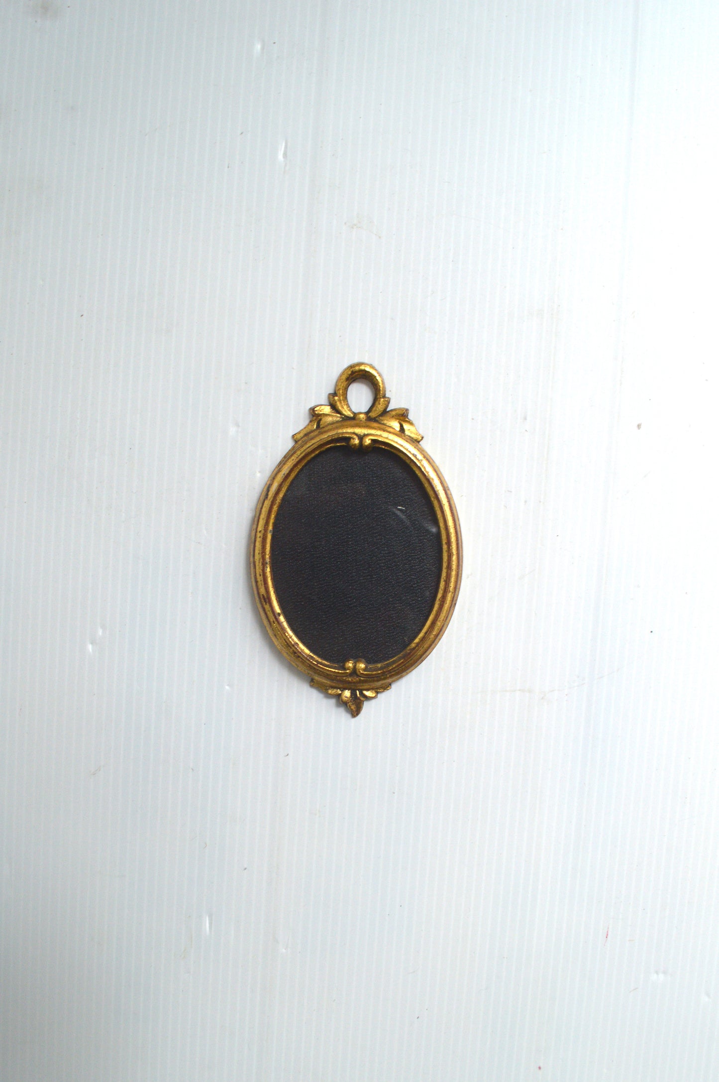 petit-cadre-doré-vintage