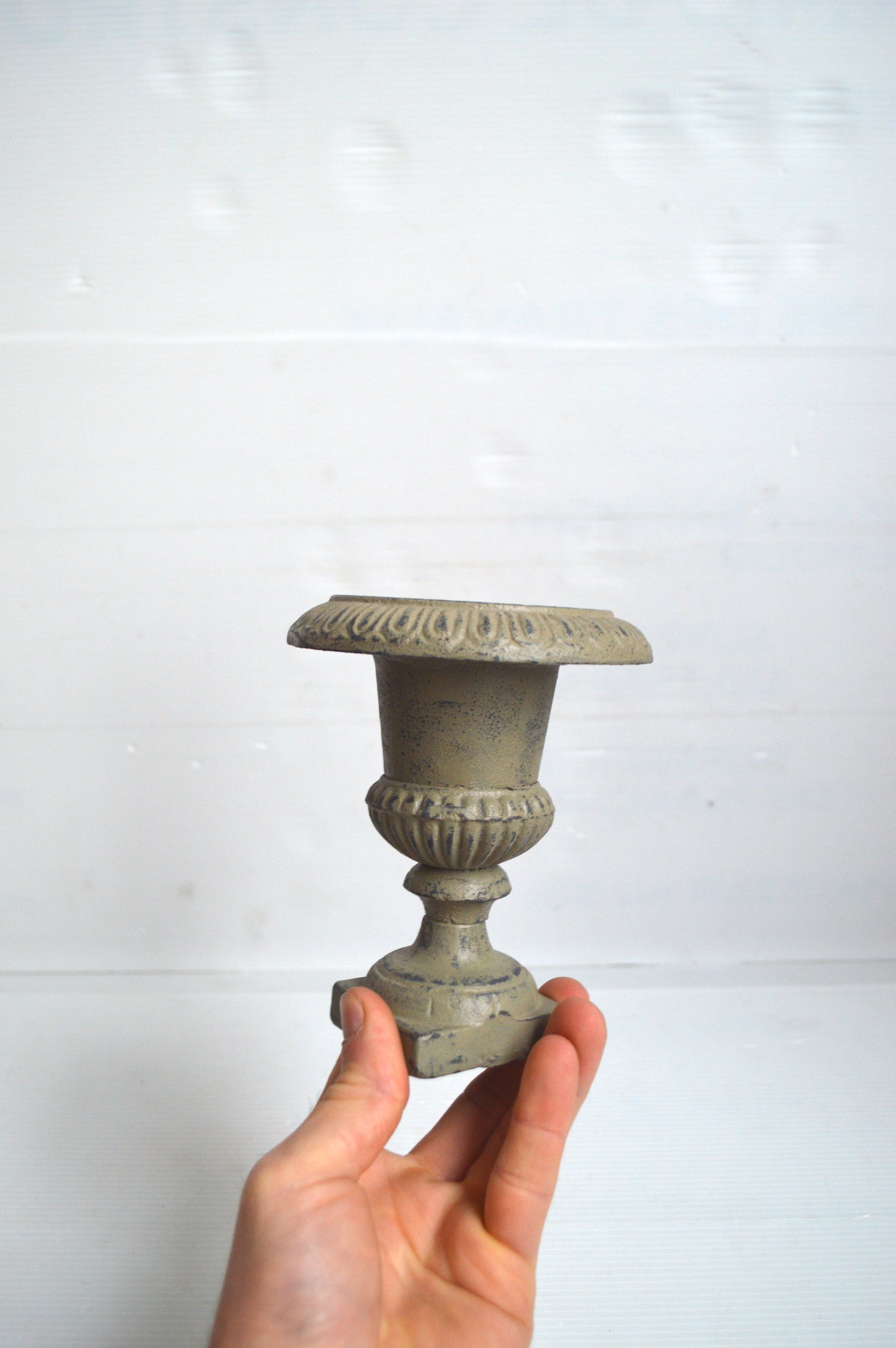 petit-vase-médicis-en-fonte