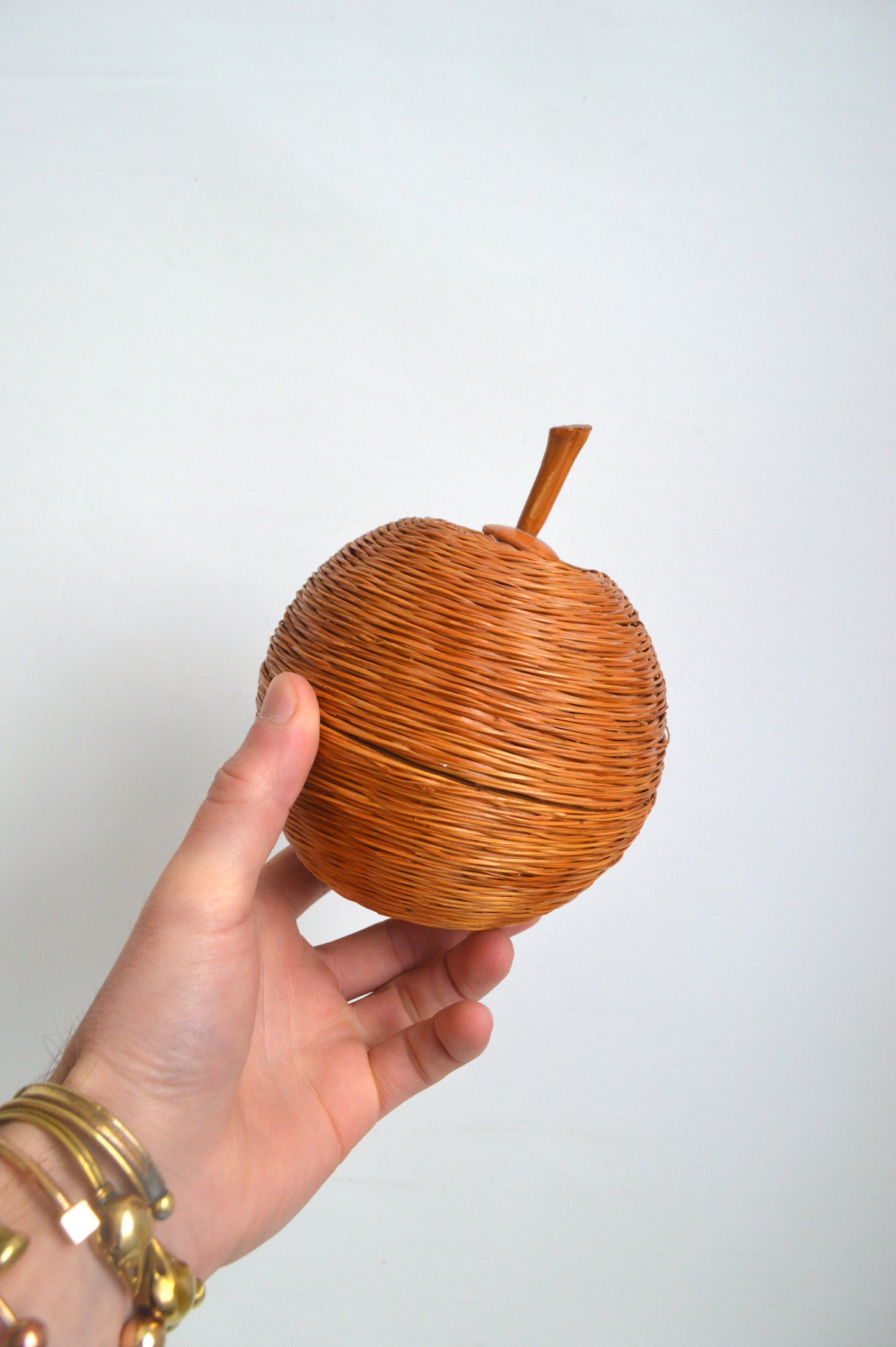 pomme-en-rotin