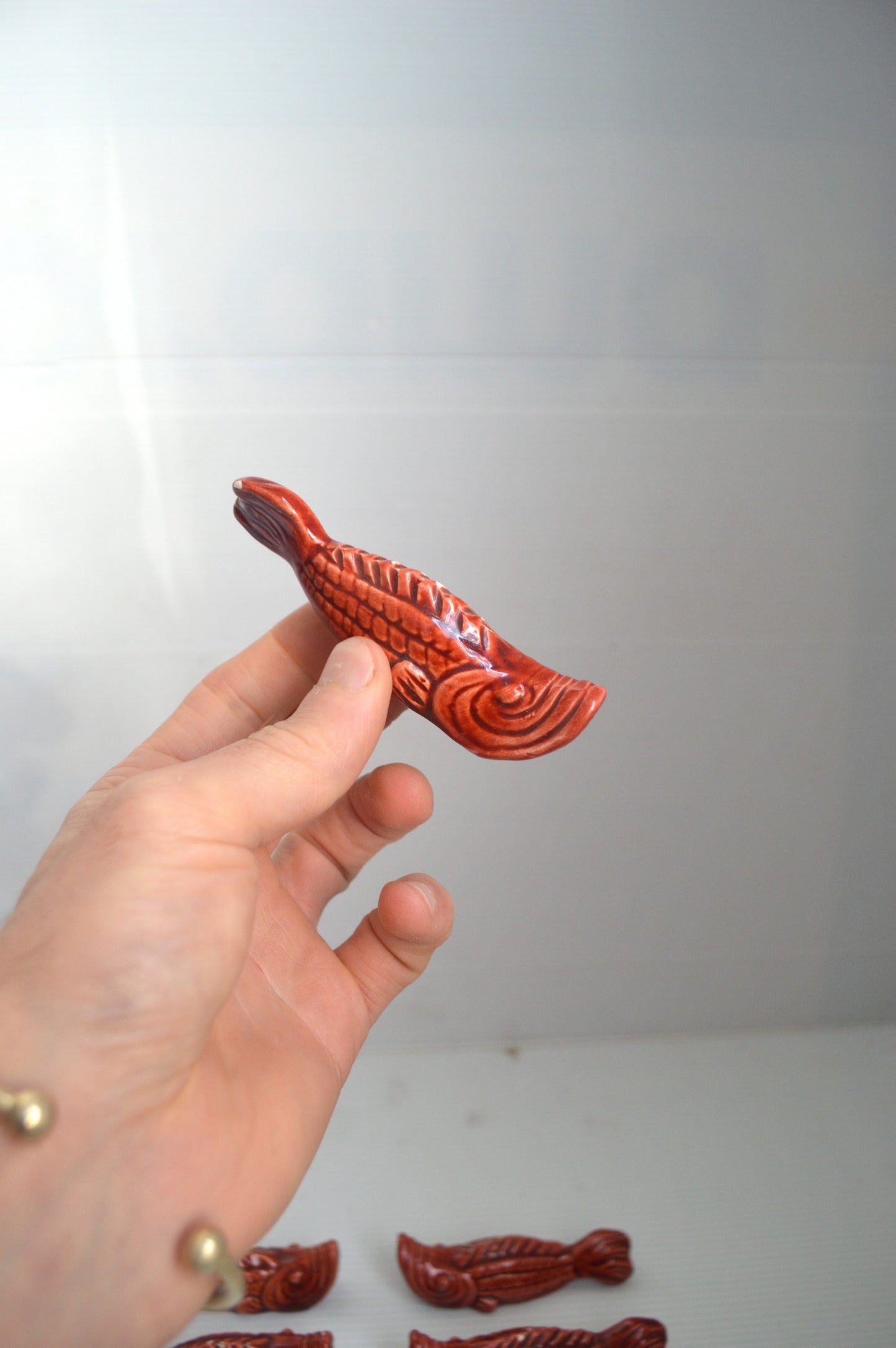 Repose-couteaux Poissons en barbotine