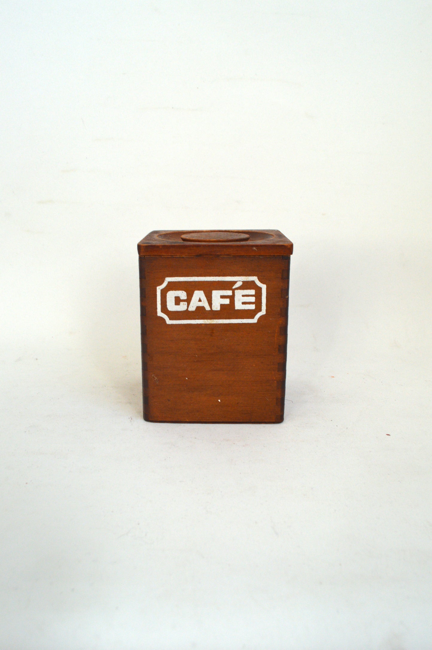 pot-à-café-en-bois