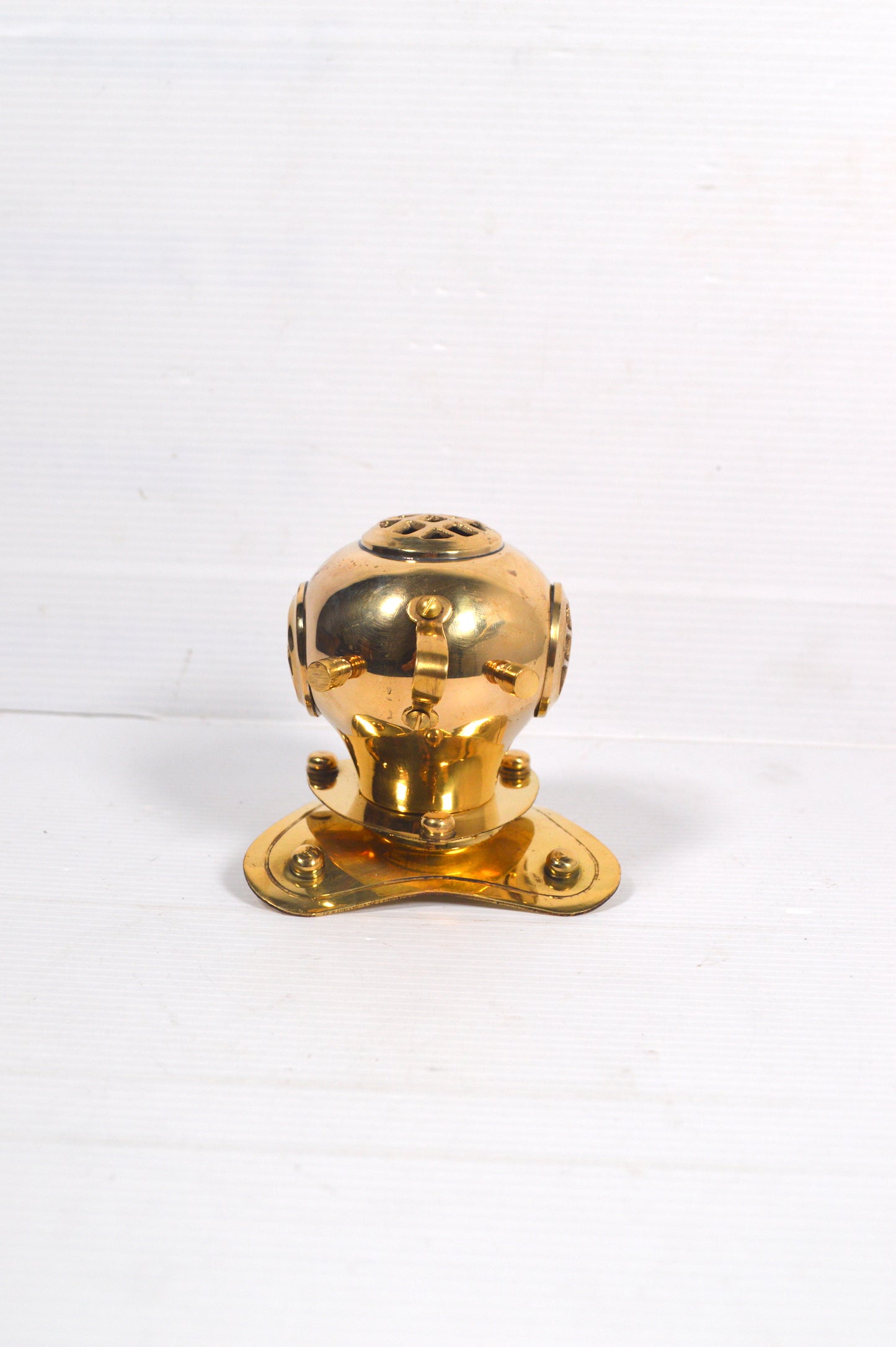 scaphandre-laiton-doré