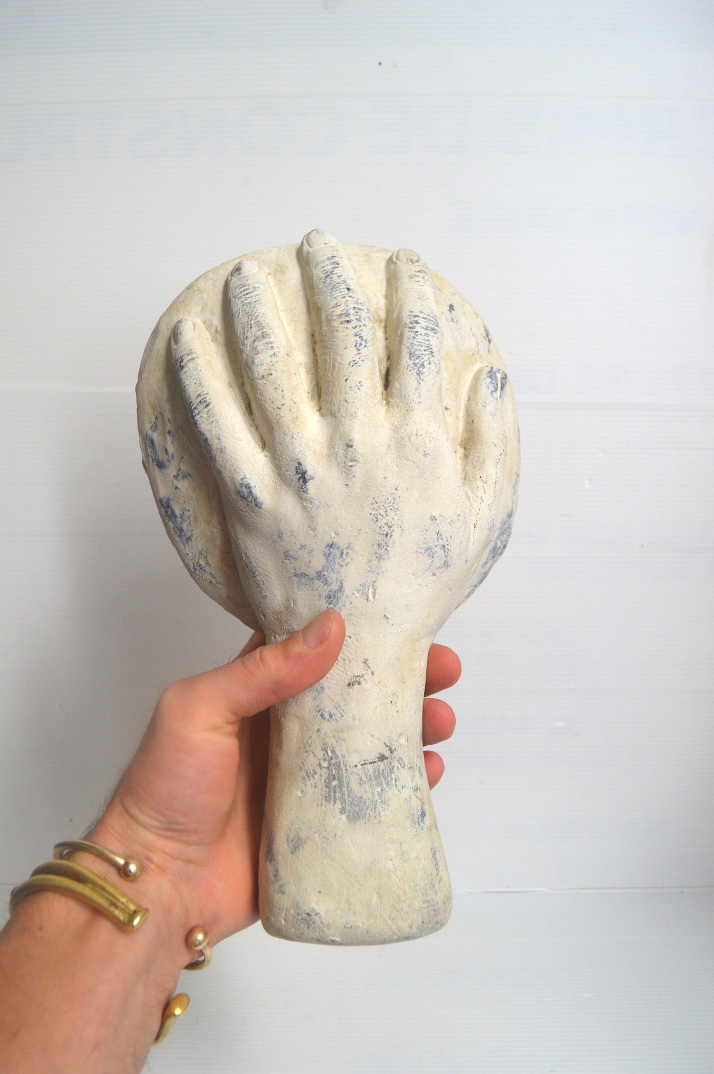 sculpture-main-en-pierre