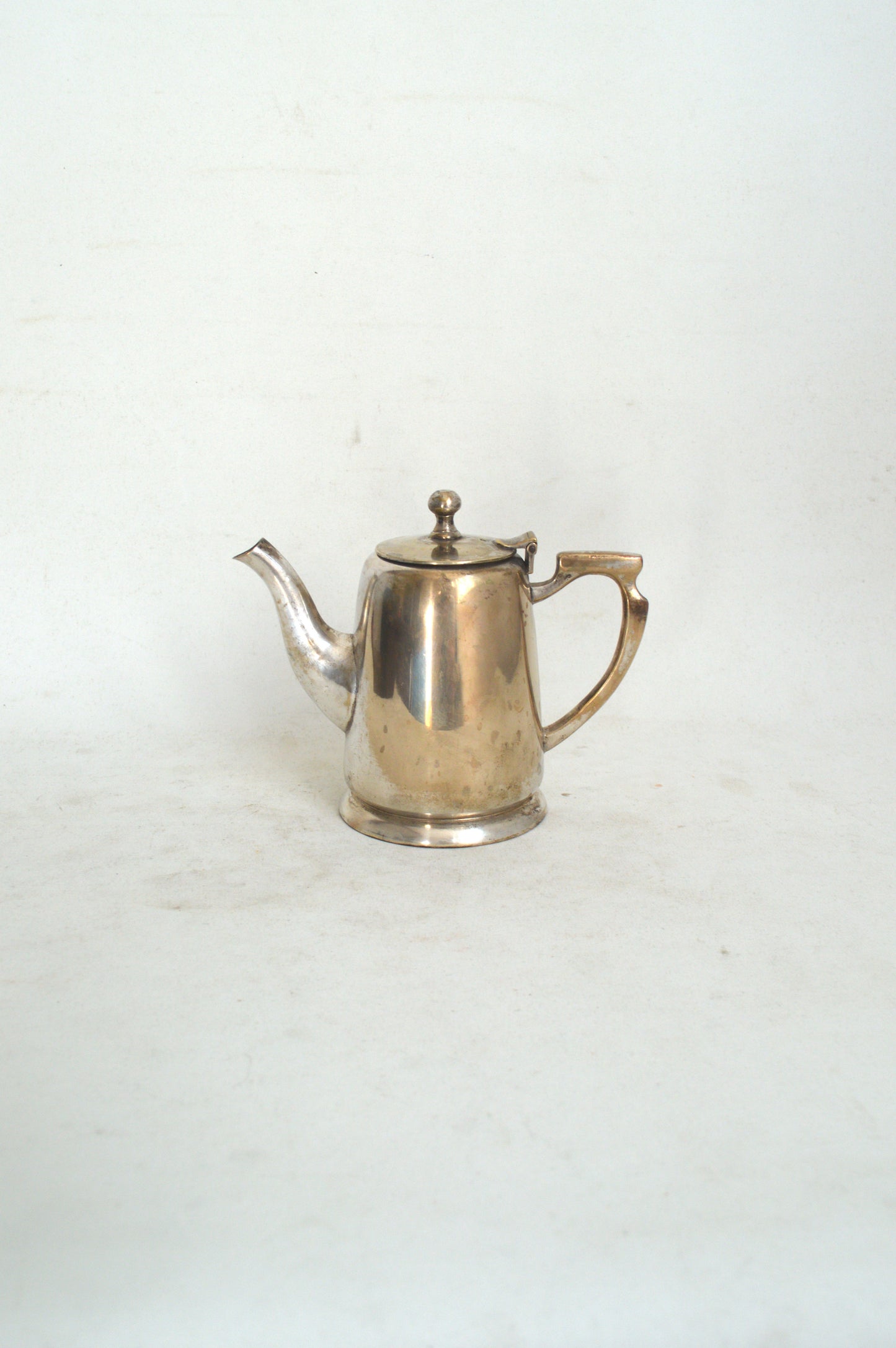 Petite théière de voyage en laiton