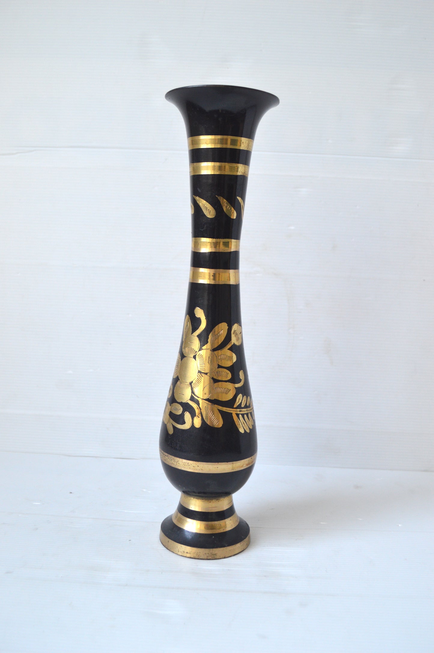 vase-ancien-en-laiton