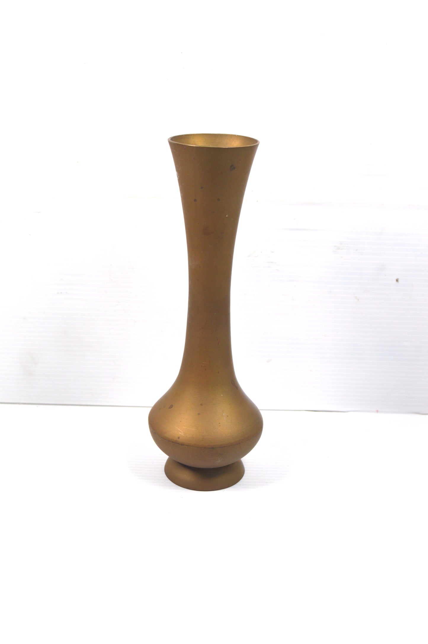 vase-doré-vintage